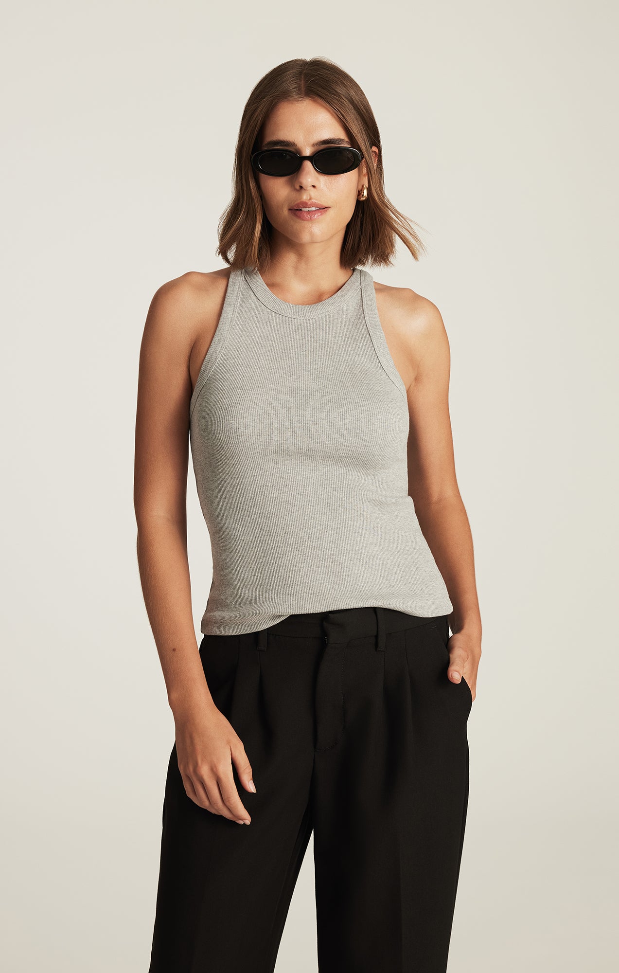 BASIC HIGH NECK TANK TOP IN LIGHT GREY MELANGE