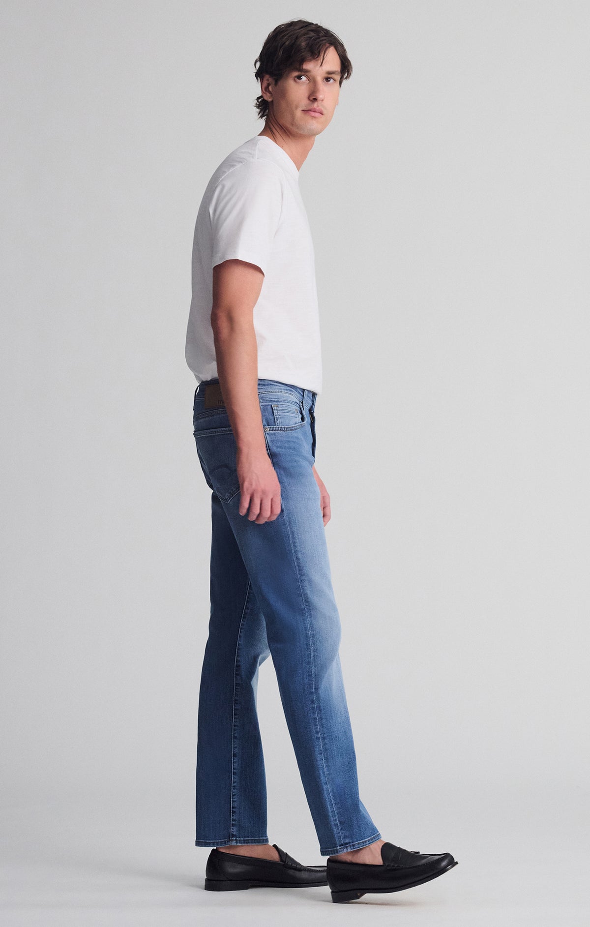 MATT RELAXED STRAIGHT LEG IN MID SHADED WILLIAMSBURG - Mavi Jeans