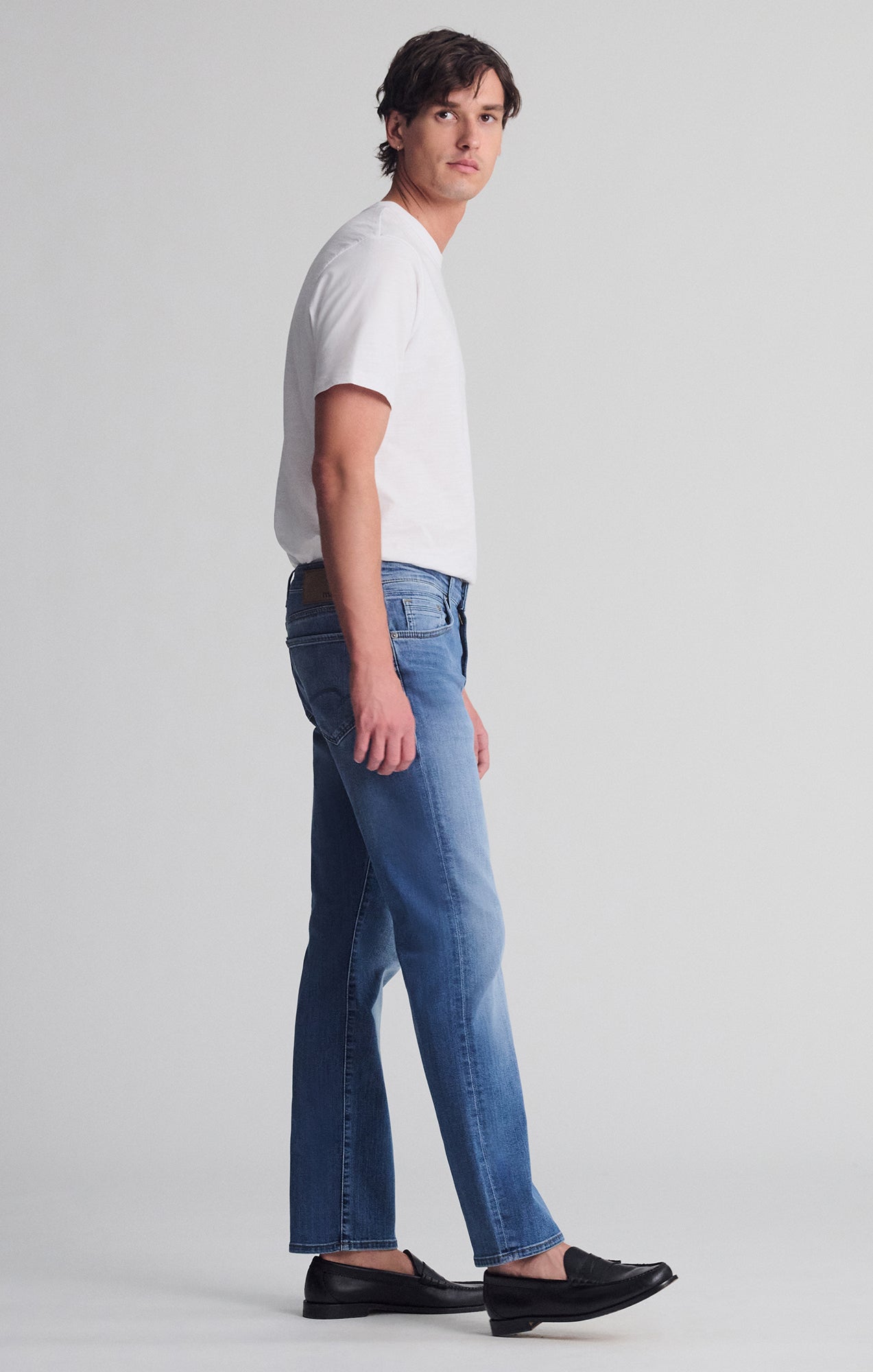 MATT RELAXED STRAIGHT LEG IN MID SHADED WILLIAMSBURG - Mavi Jeans