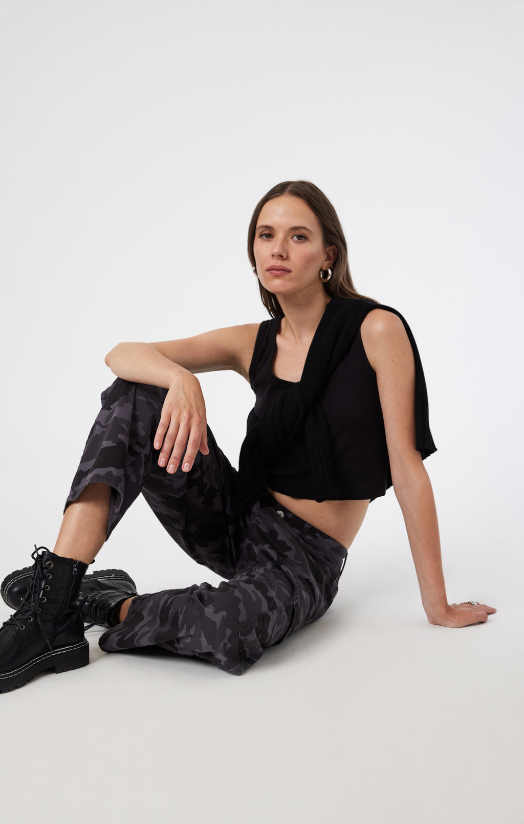 VINNIE BARREL CARGO IN SMOKE CAMO TWILL - Mavi Jeans