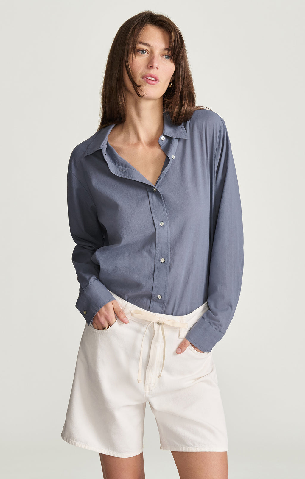 NELLA RELAXED SHORTS IN OFF-WHITE WELL BLUE - Mavi Jeans