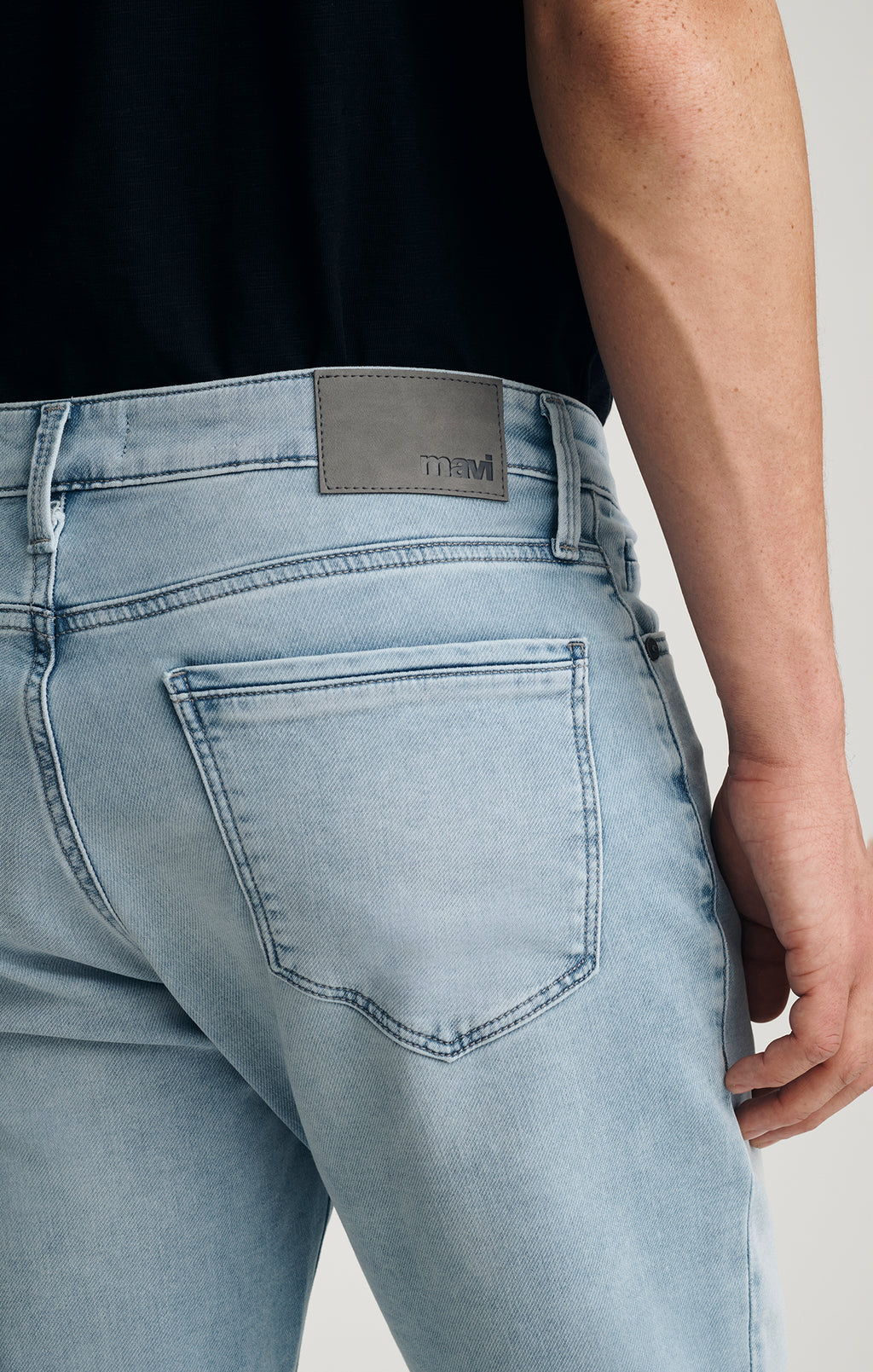 STEVE ATHLETIC FIT IN LIGHT BLUE EXPLORER