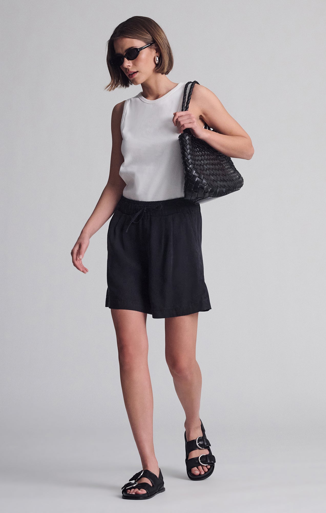 PENNY PLEATED SHORTS IN BLACK USED GOLD - Mavi Jeans