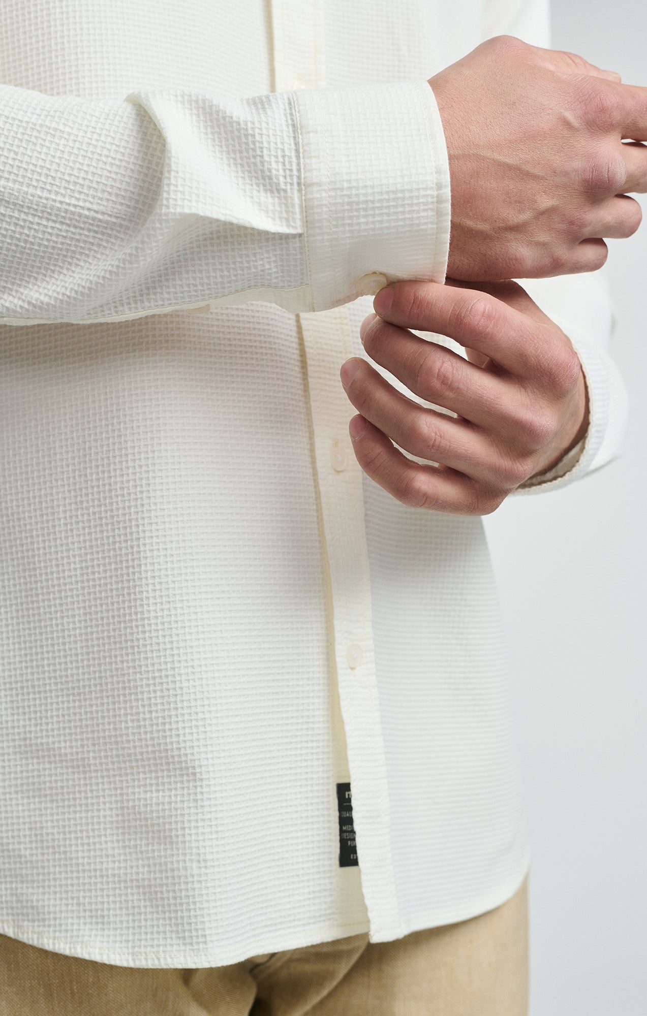 LONG SLEEVE BUTTON-UP SHIRT IN ANTIQUE WHITE - Mavi Jeans