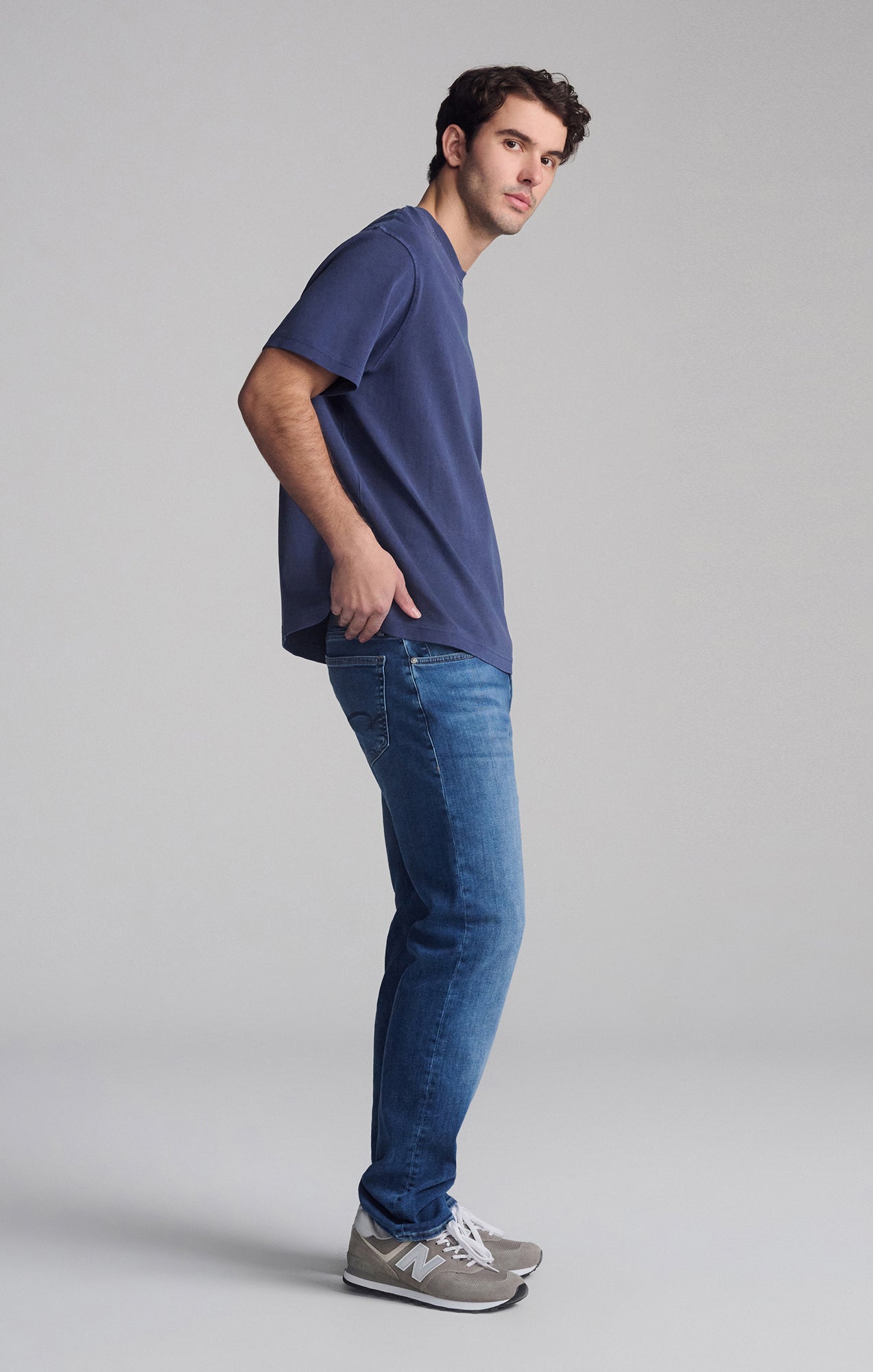 SHORT SLEEVE CREW NECK T-SHIRT IN BLACK IRIS - Mavi Jeans