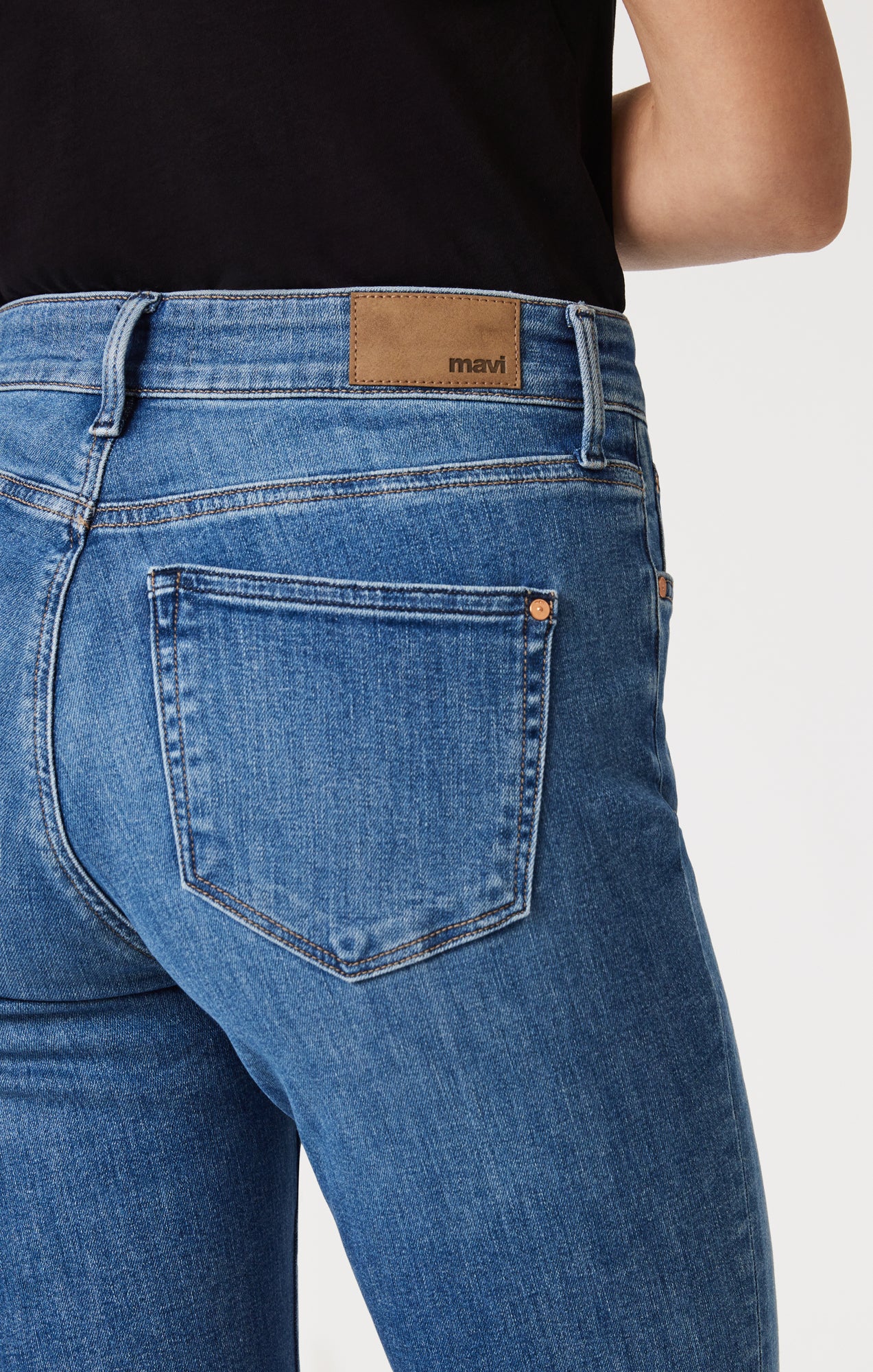 MOLLY BOOTCUT IN MID BRUSHED FLEX BLUE - Mavi Jeans