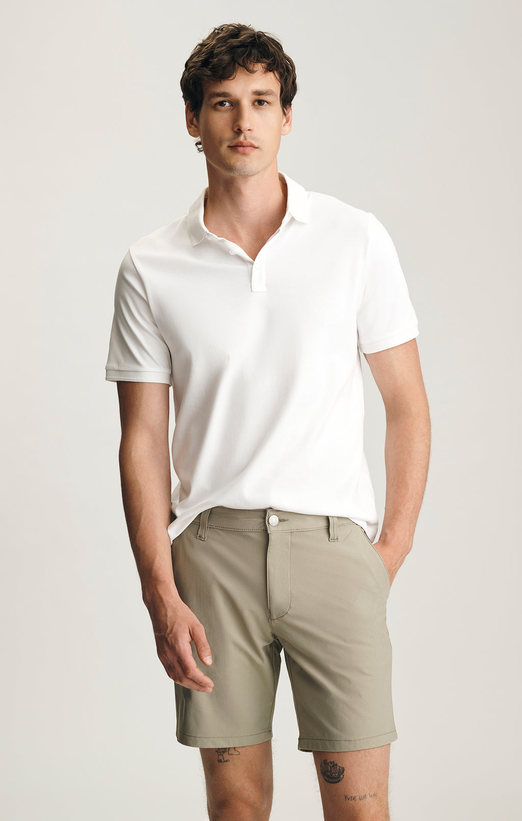 NOAH SHORTS IN BURNT OLIVE TECH - Mavi Jeans