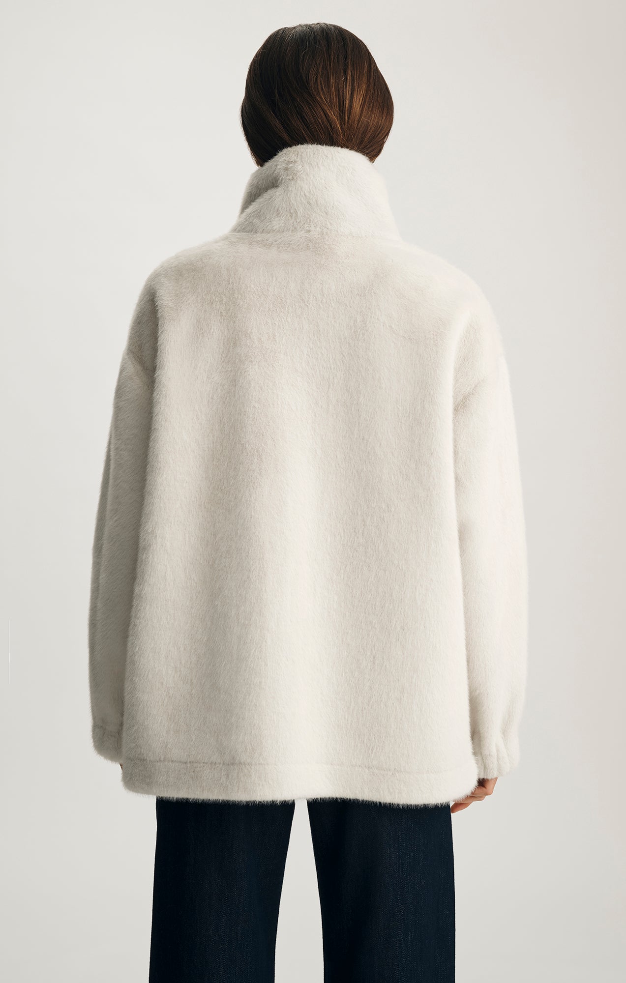 SHERPA JACKET IN RAINY DAY