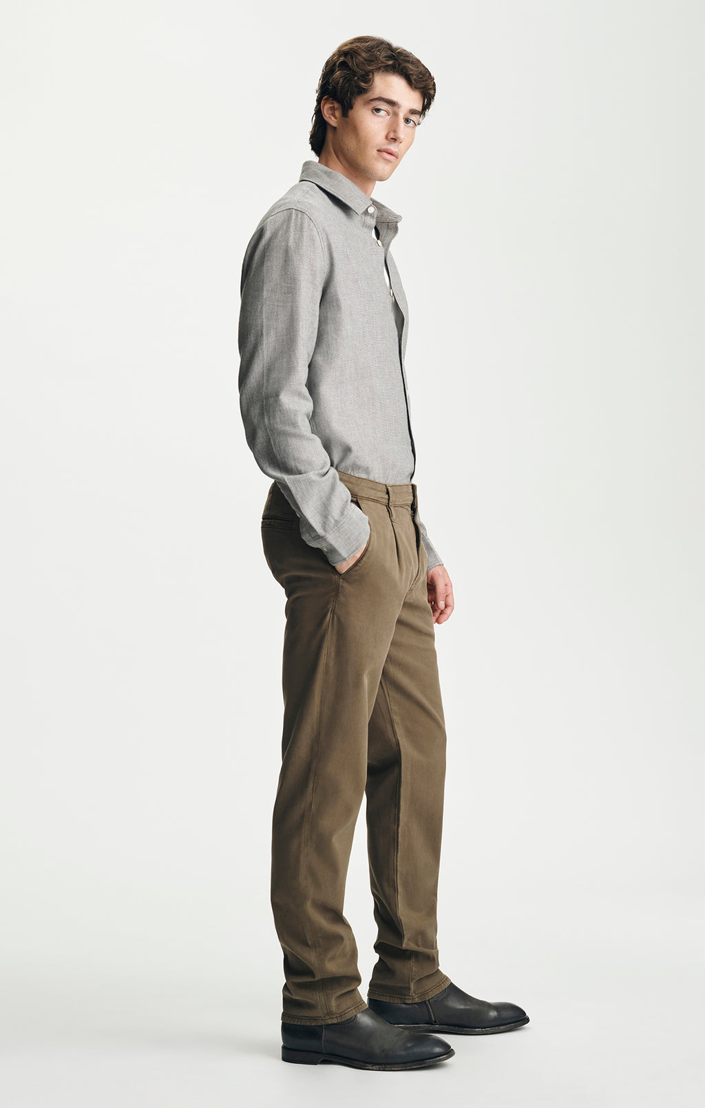 WILL PLEATED STRAIGHT CHINO IN THICKET LUXE TWILL - Mavi Jeans
