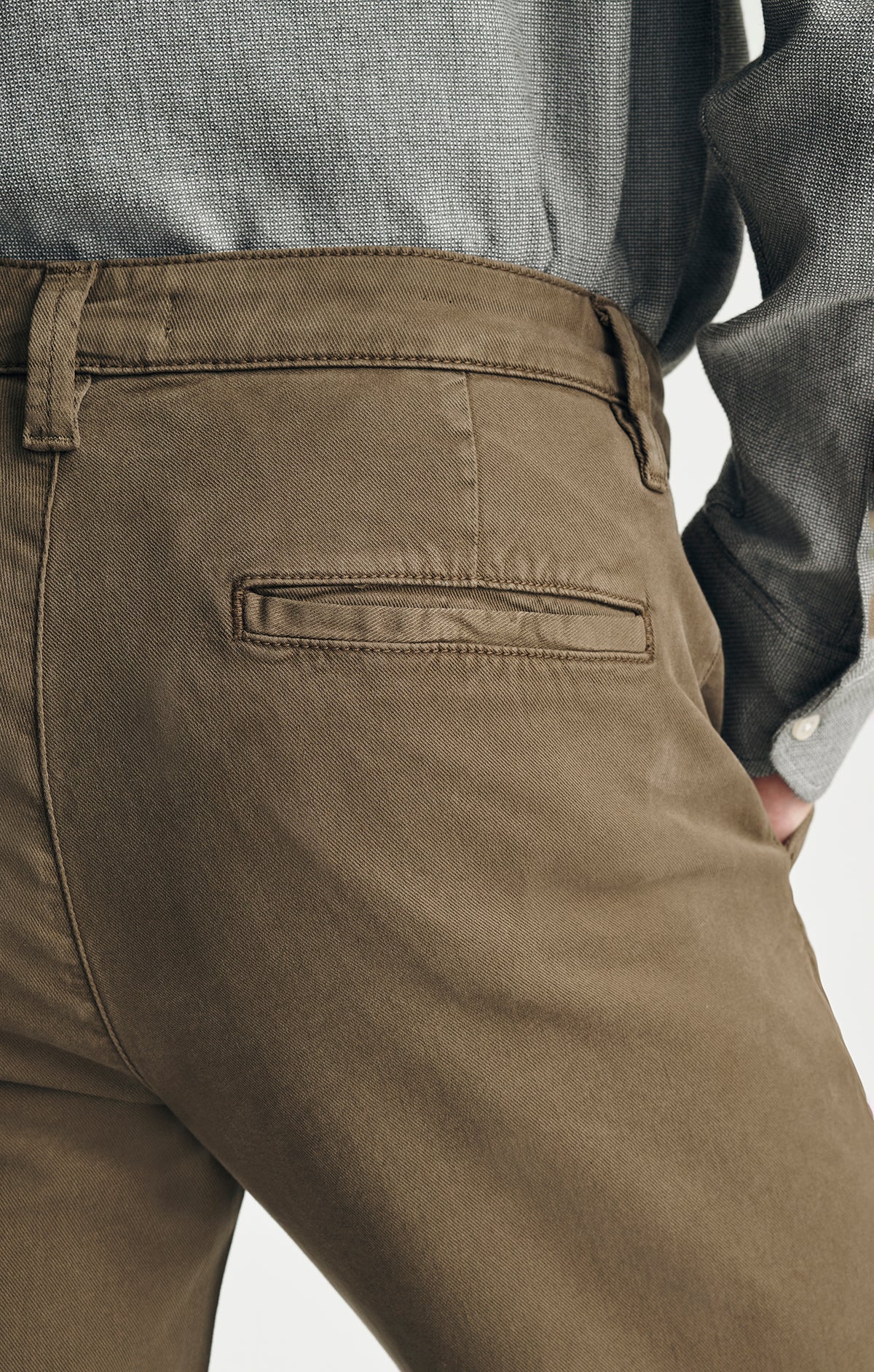 WILL PLEATED STRAIGHT CHINO IN THICKET LUXE TWILL - Mavi Jeans