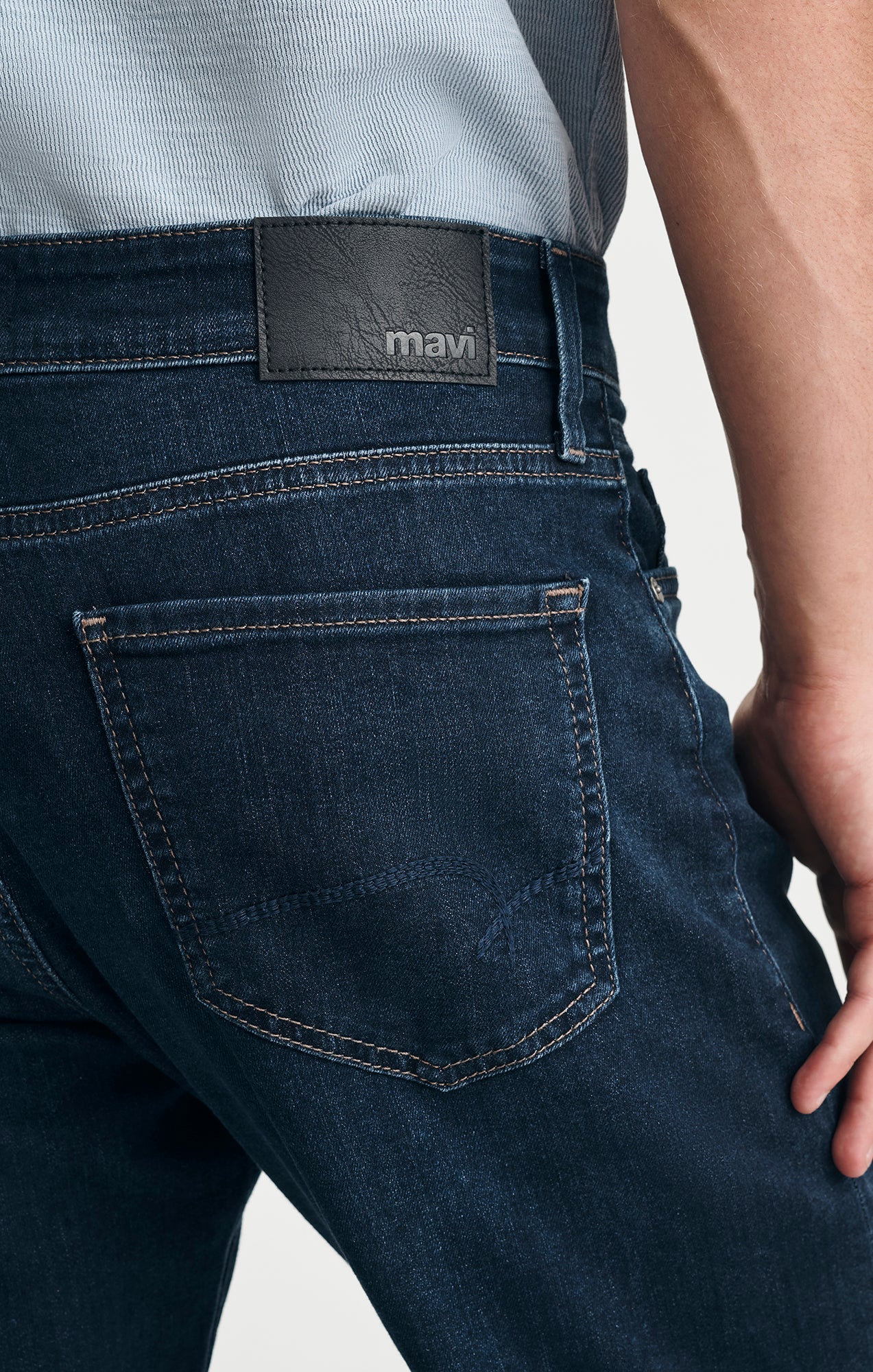 MATT RELAXED STRAIGHT LEG IN MIDNIGHT BRUSHED WILLIAMSBURG - Mavi Jeans