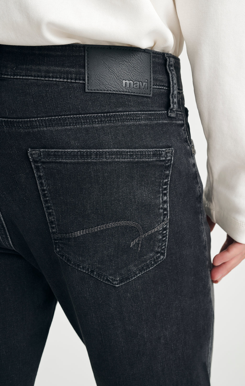 MATT RELAXED STRAIGHT LEG IN SMOKE BRUSHED FEATHER BLUE - Mavi Jeans