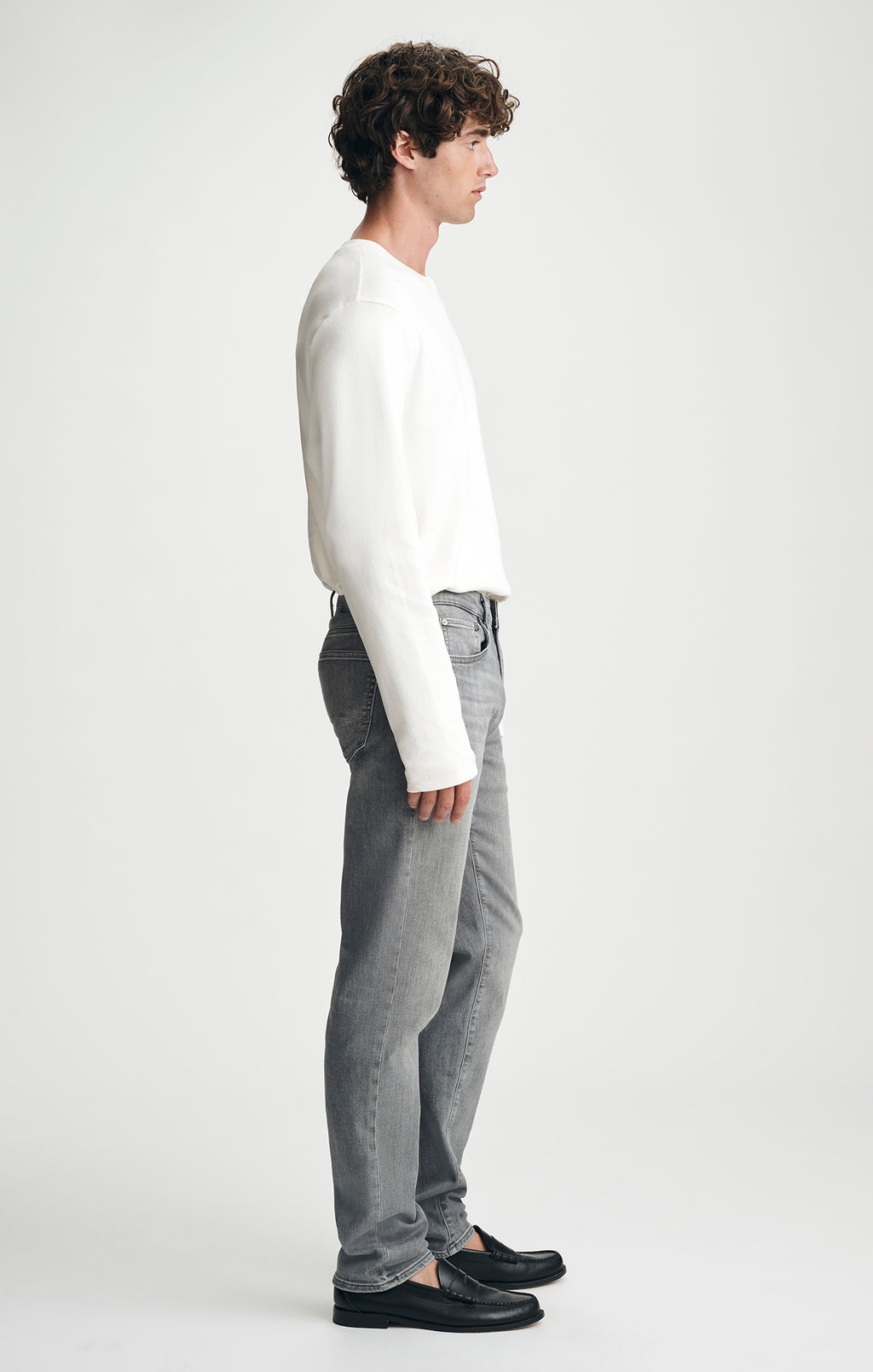 MARCUS SLIM STRAIGHT LEG IN LIGHT SMOKE FEATHER BLUE - Mavi Jeans