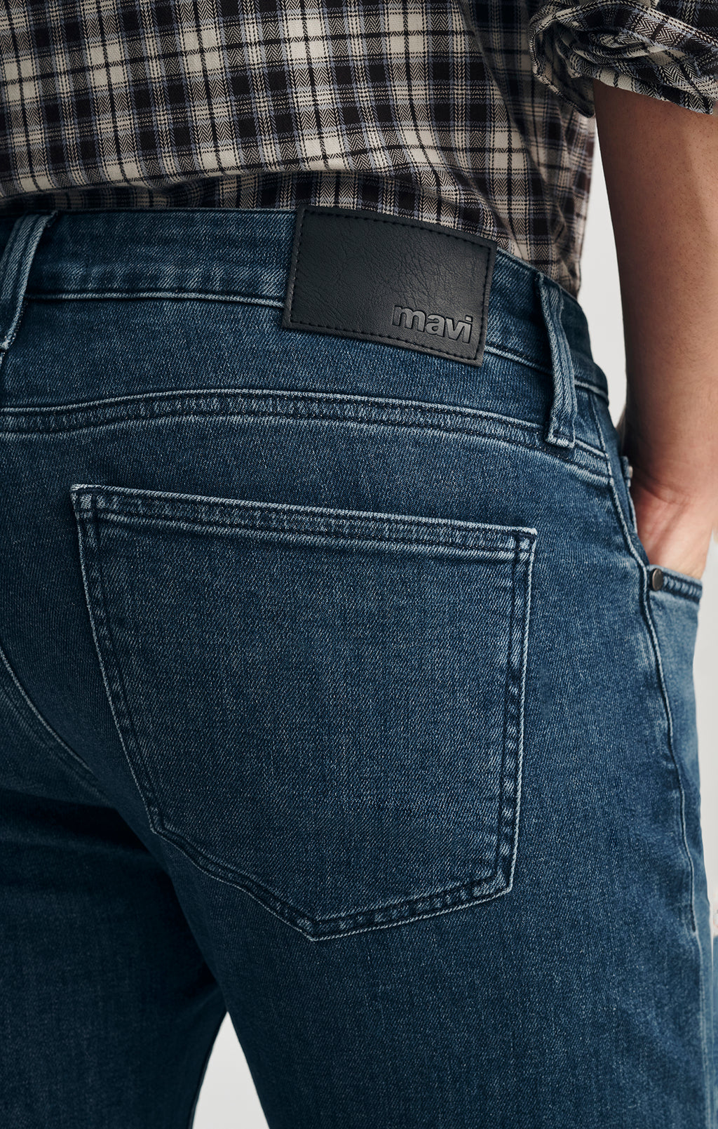 MARCUS SLIM STRAIGHT LEG IN MID FEATHER - Mavi Jeans