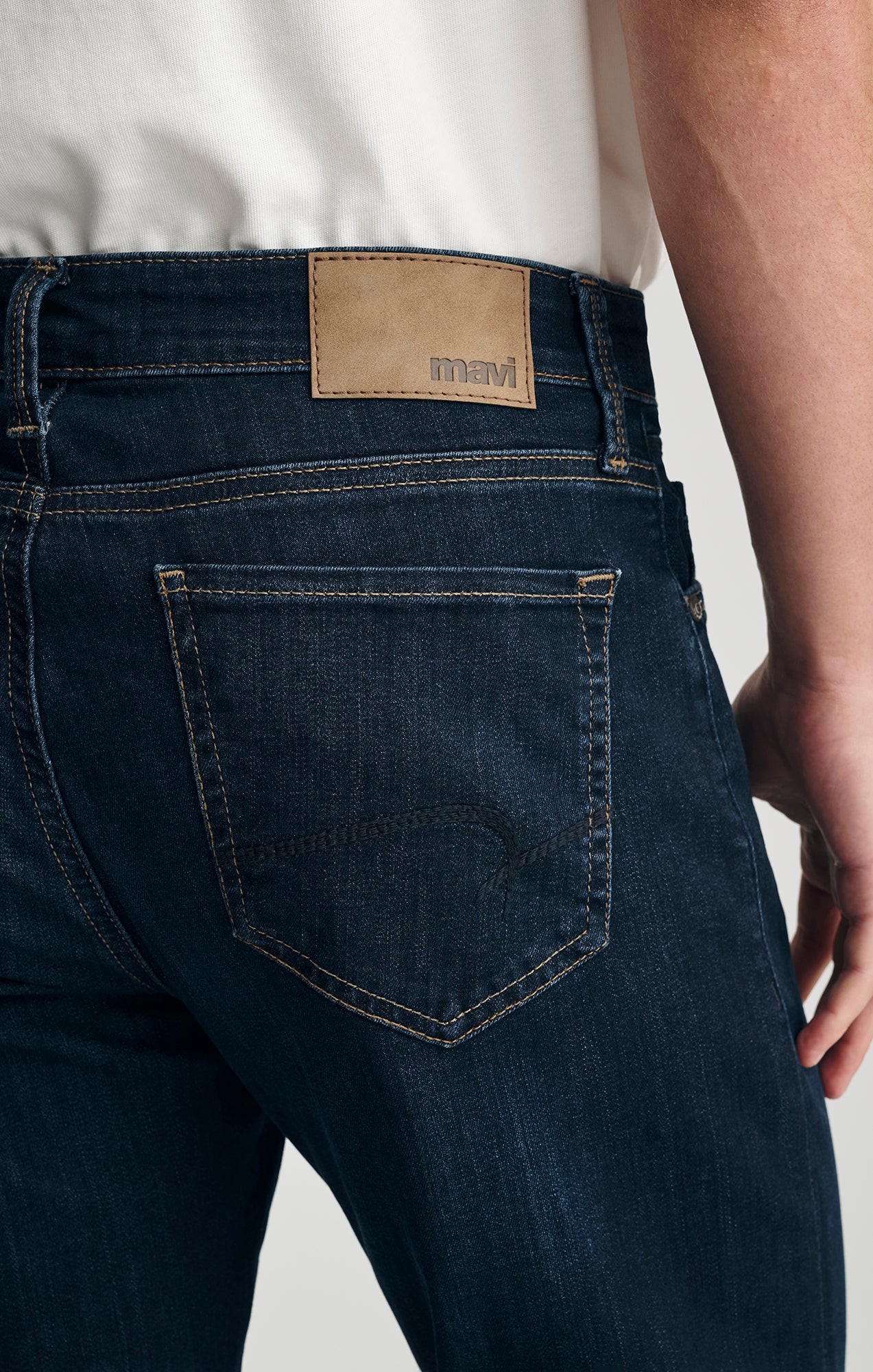 ZACH STRAIGHT LEG IN DARK BLUE NASHVILLE - Mavi Jeans