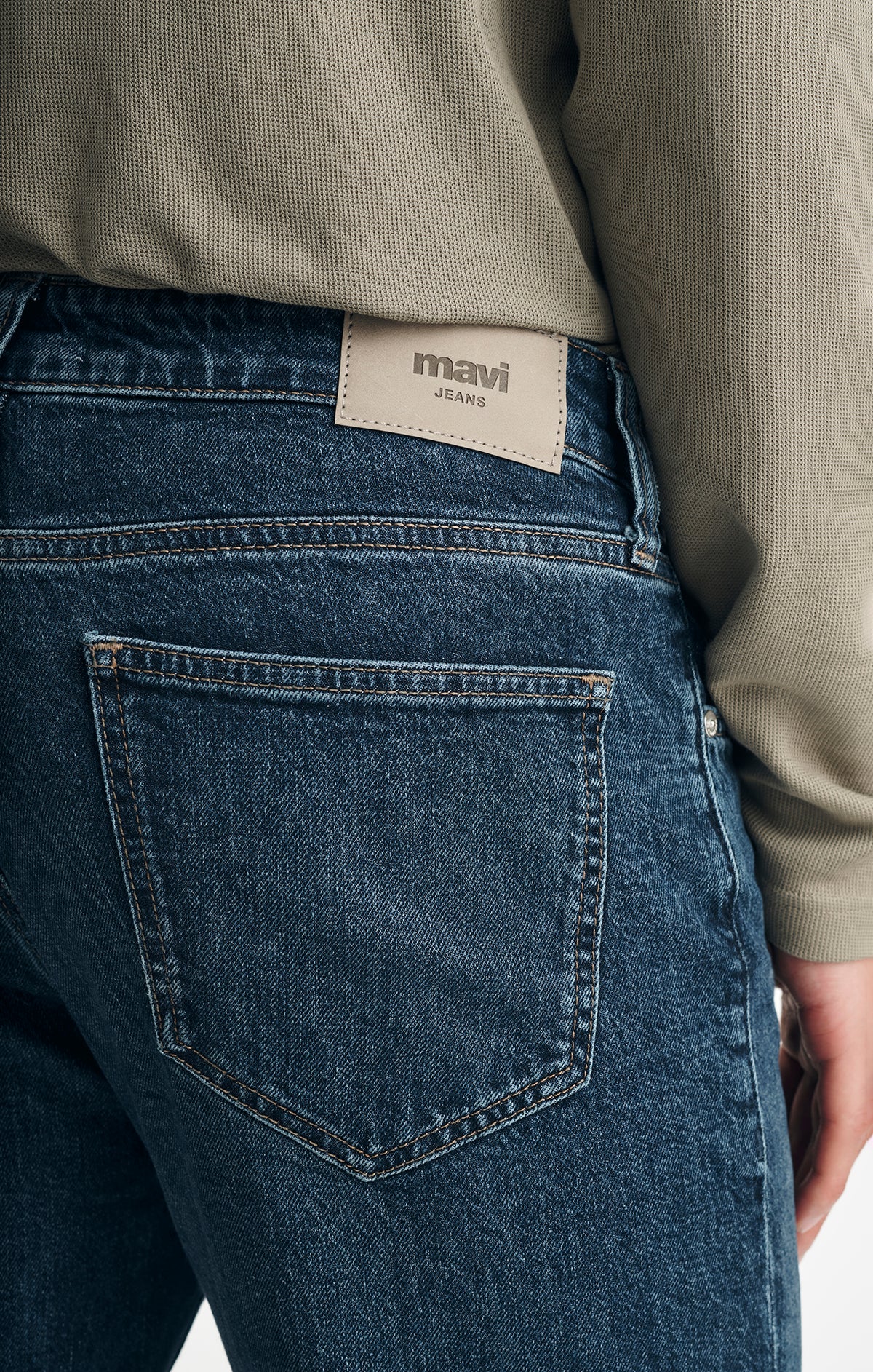 ZACH STRAIGHT LEG IN DARK BRUSHED CLASSIC BLUE