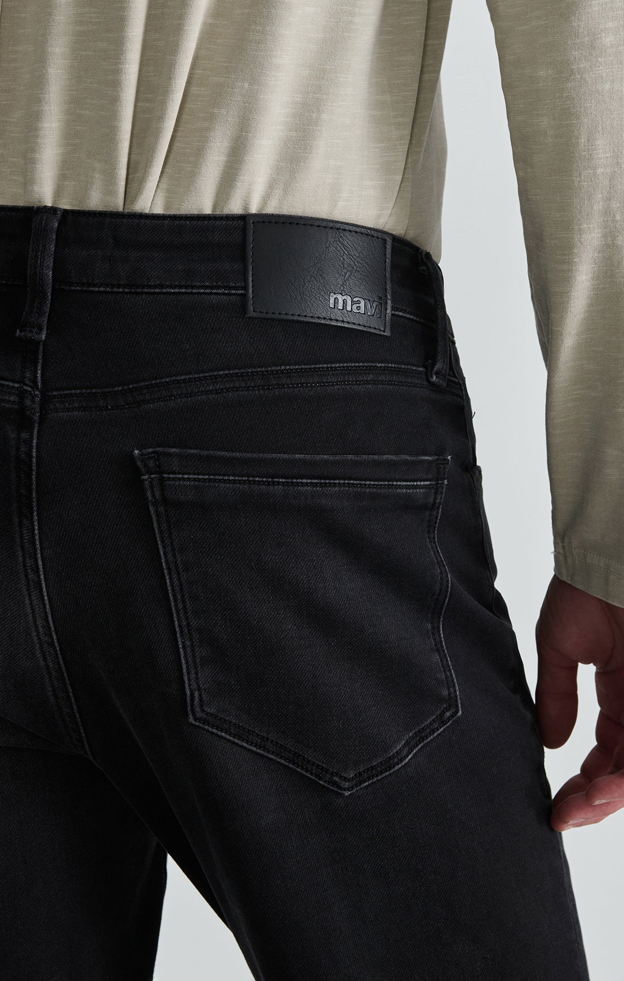 STEVE ATHLETIC FIT IN SMOKE EXPLORER - Mavi Jeans