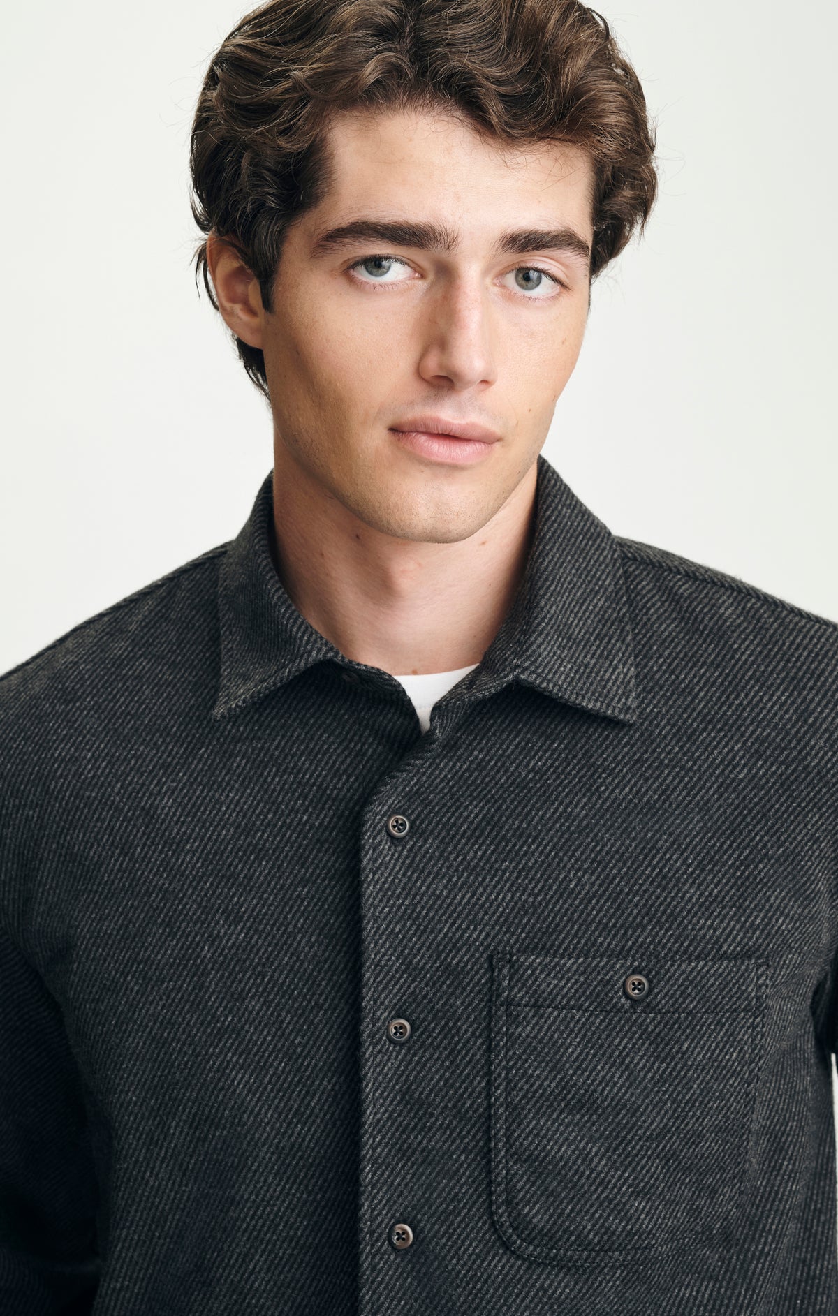 TEXTURED ONE POCKET BUTTON-UP SHIRT IN ANTHRACITE - Mavi Jeans