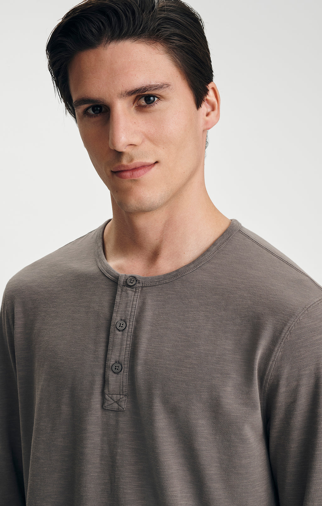 LONG SLEEVE HENLEY T-SHIRT IN FALCON - Mavi Jeans