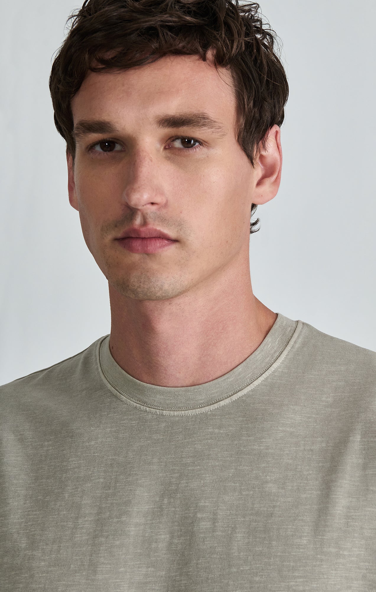 SOFT SLUB CREW NECK T-SHIRT IN ABBEY STONE - Mavi Jeans