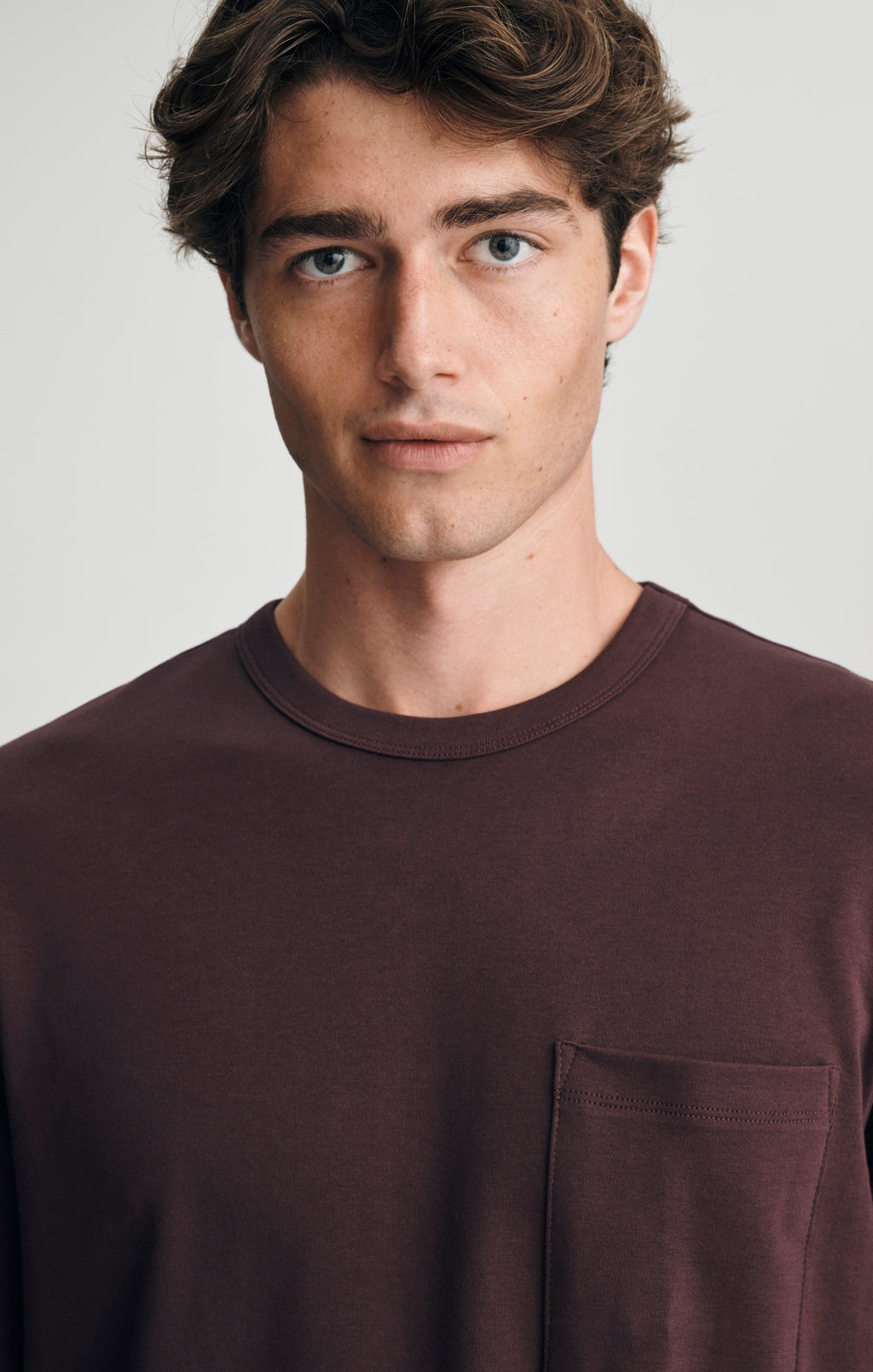 POCKET CREW NECK T-SHIRT IN FUDGE - Mavi Jeans