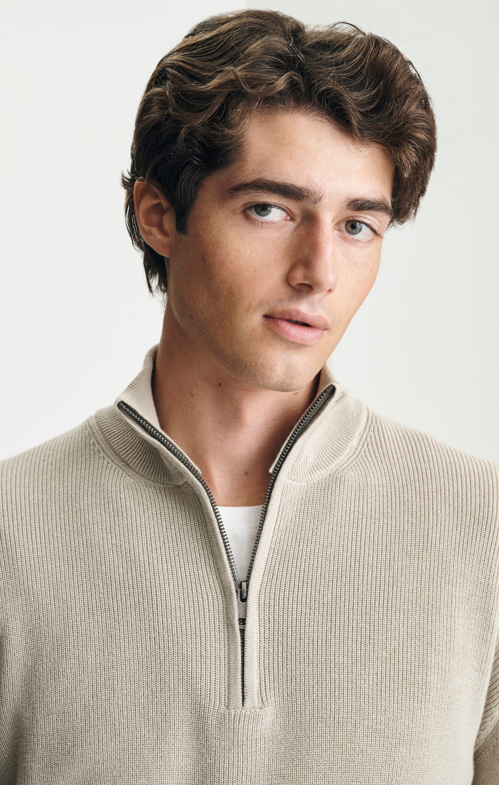 QUARTER ZIP SWEATER IN ABBEY STONE - Mavi Jeans