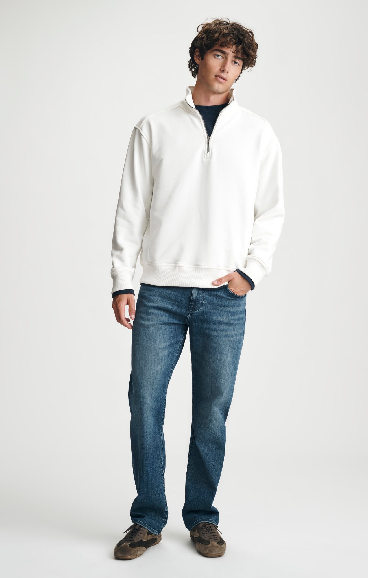 QUARTER ZIP SWEATSHIRT IN WHITE ALYSSUM