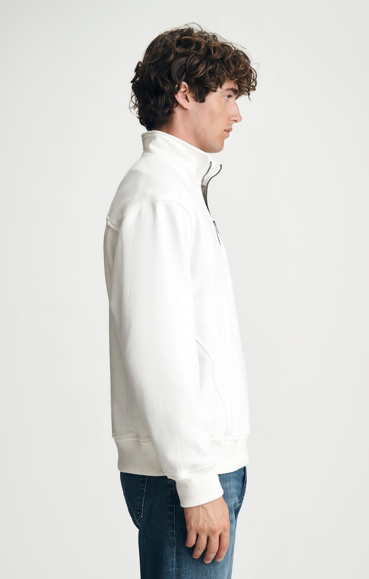 QUARTER ZIP SWEATSHIRT IN WHITE ALYSSUM