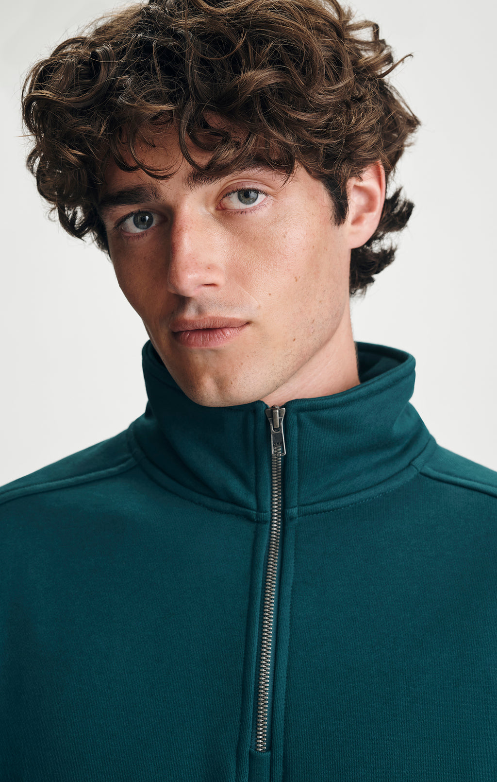 QUARTER ZIP SWEATSHIRT IN DARK SEA - Mavi Jeans