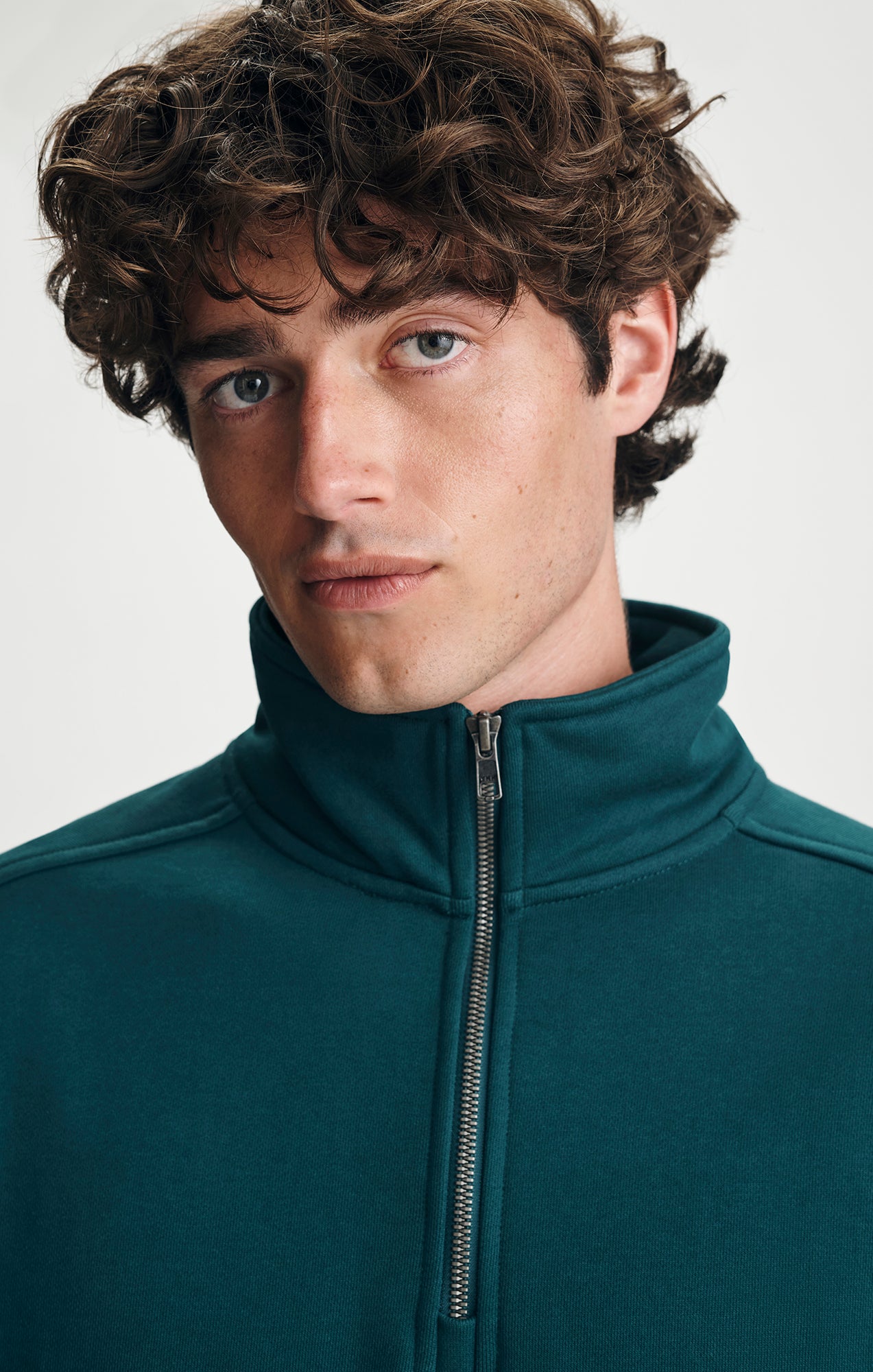 QUARTER ZIP SWEATSHIRT IN DARK SEA - Mavi Jeans