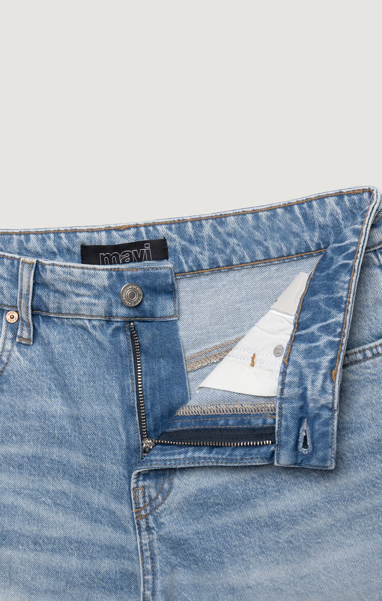 SAVANNAH CUFFED STRAIGHT LEG IN LIGHT BRUSHED CLASSIC BLUE - Mavi Jeans