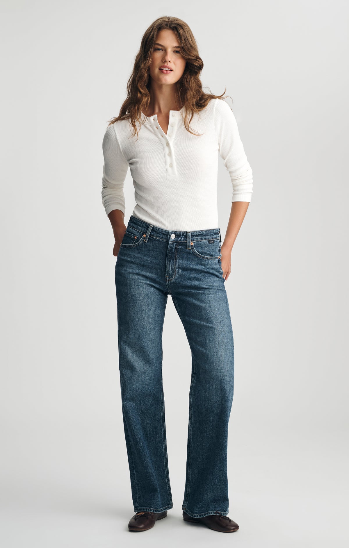 TAYLOR STRAIGHT LEG IN DARK BRUSHED CLASSIC BLUE - Mavi Jeans