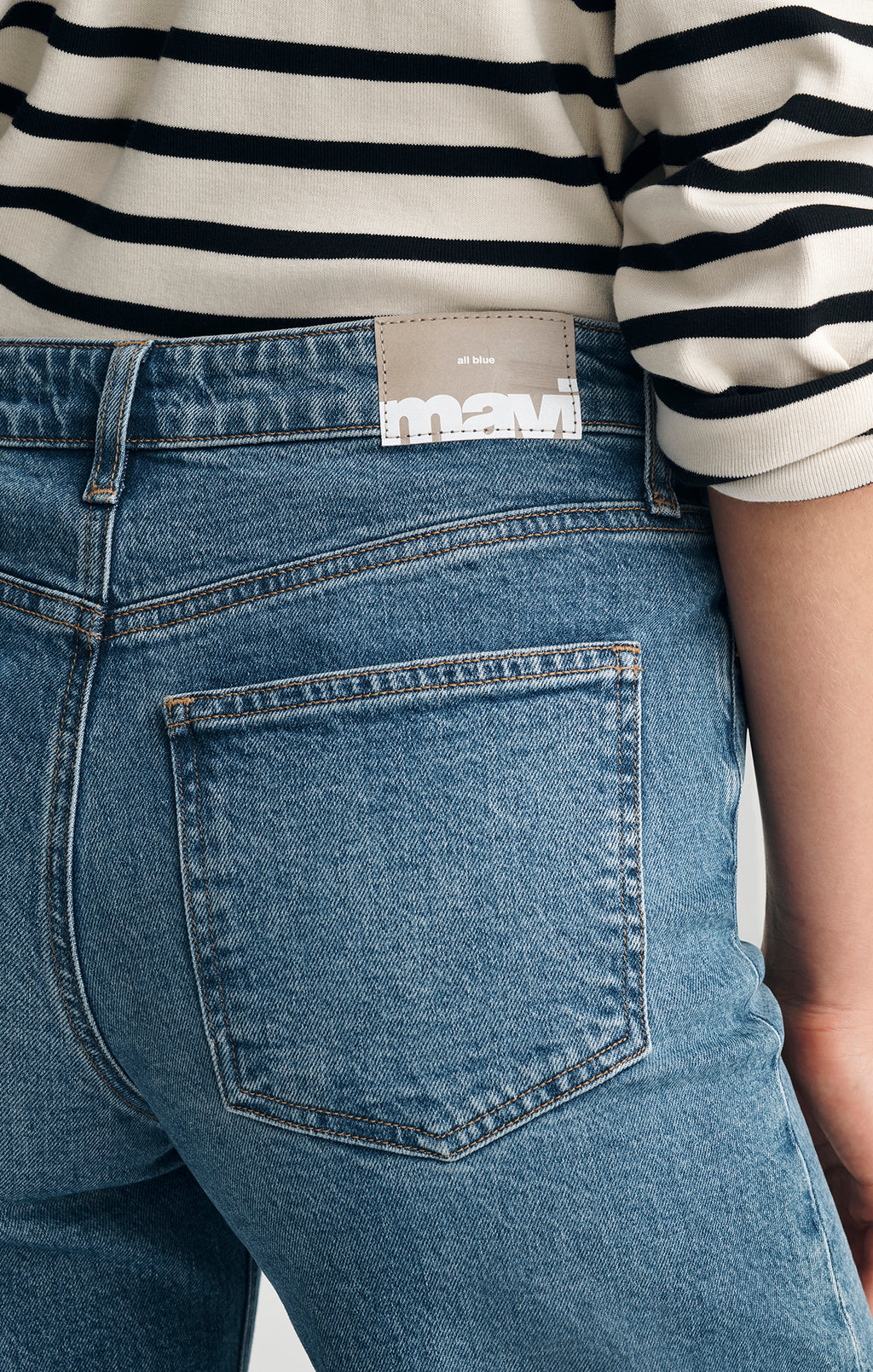 NICA BARREL IN MID BRUSHED CLASSIC BLUE - Mavi Jeans