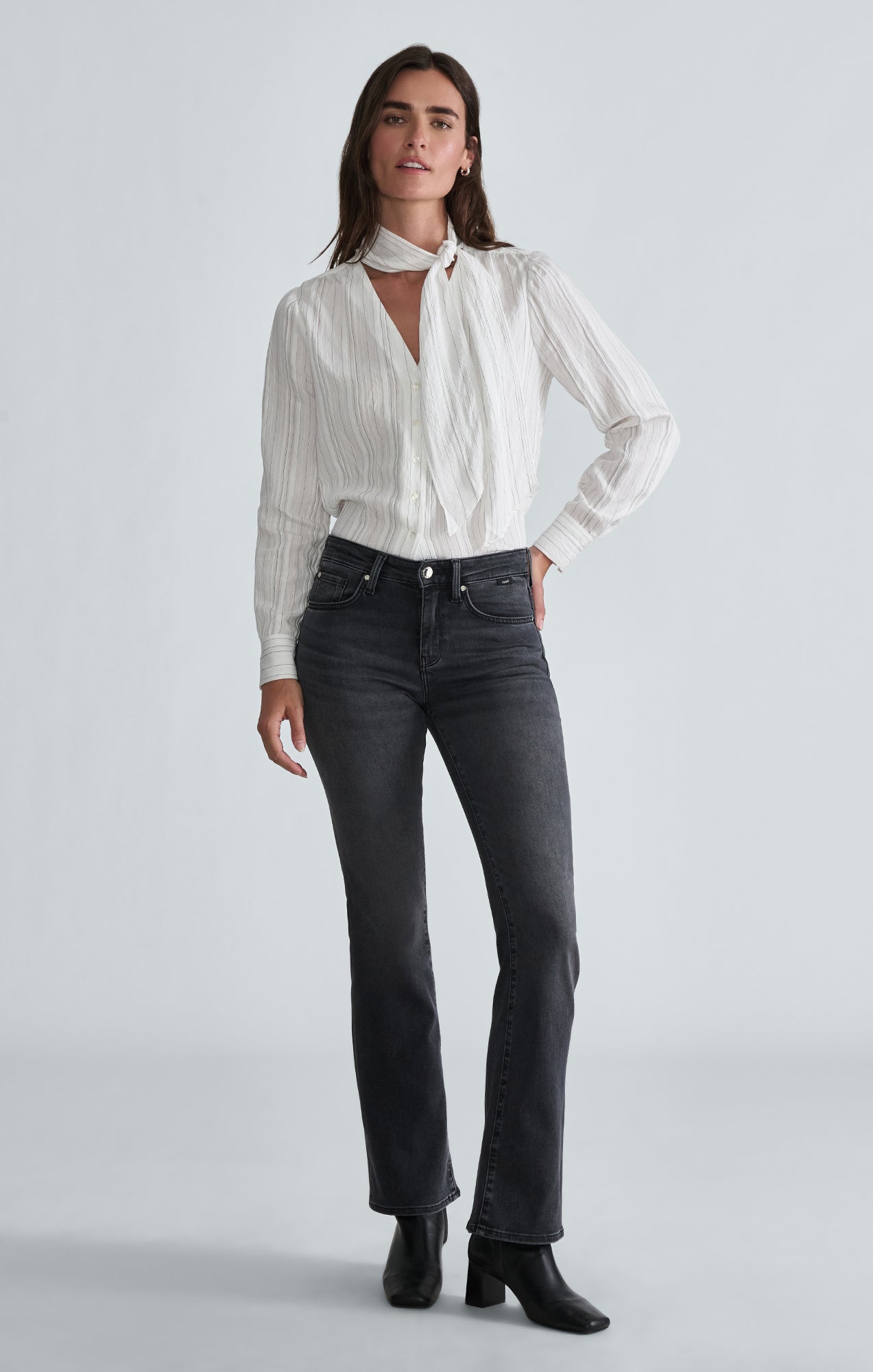 VICKY BOOTCUT IN LIGHT SMOKE BRUSHED FEATHER LUXE - Mavi Jeans