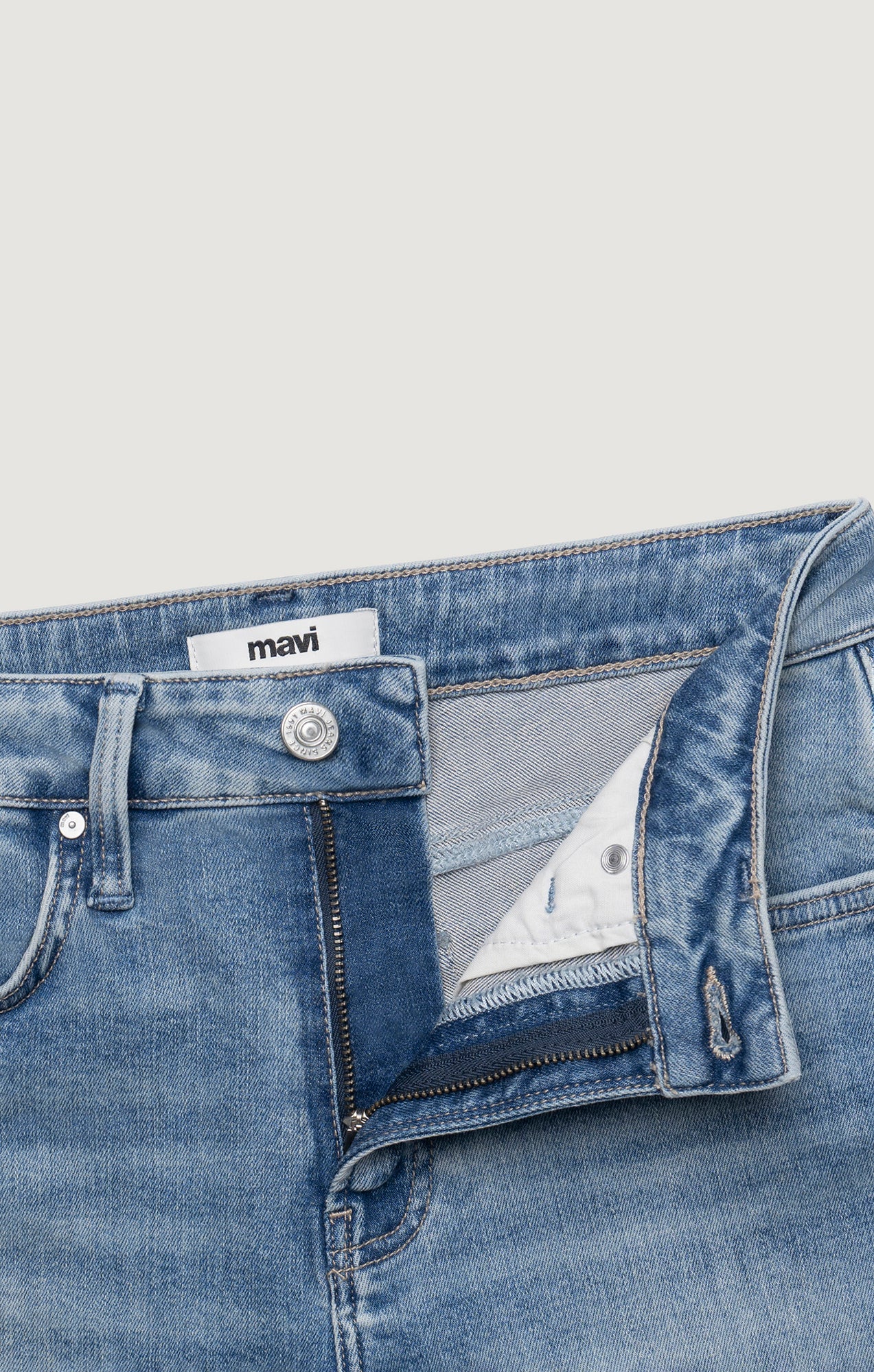 KATHLEEN SLIM BOYFRIEND IN LIGHT BRUSHED FLEX BLUE - Mavi Jeans