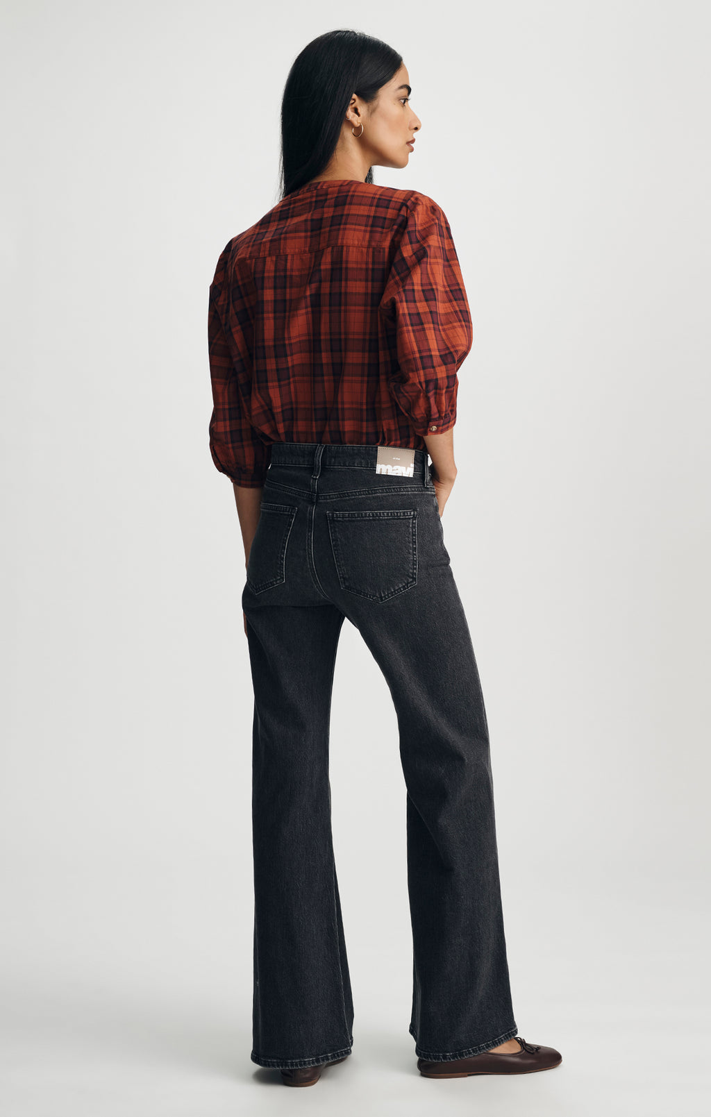 GRACE RELAXED FLARE IN SMOKE BRUSHED CLASSIC BLUE - Mavi Jeans