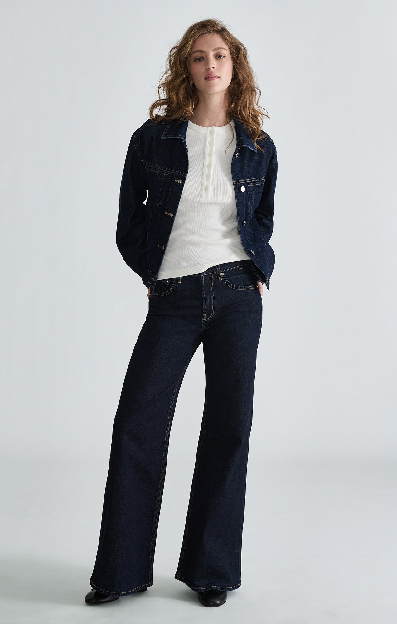 GRACE RELAXED FLARE IN NIGHT RINSE CLASSIC BLUE - Mavi Jeans