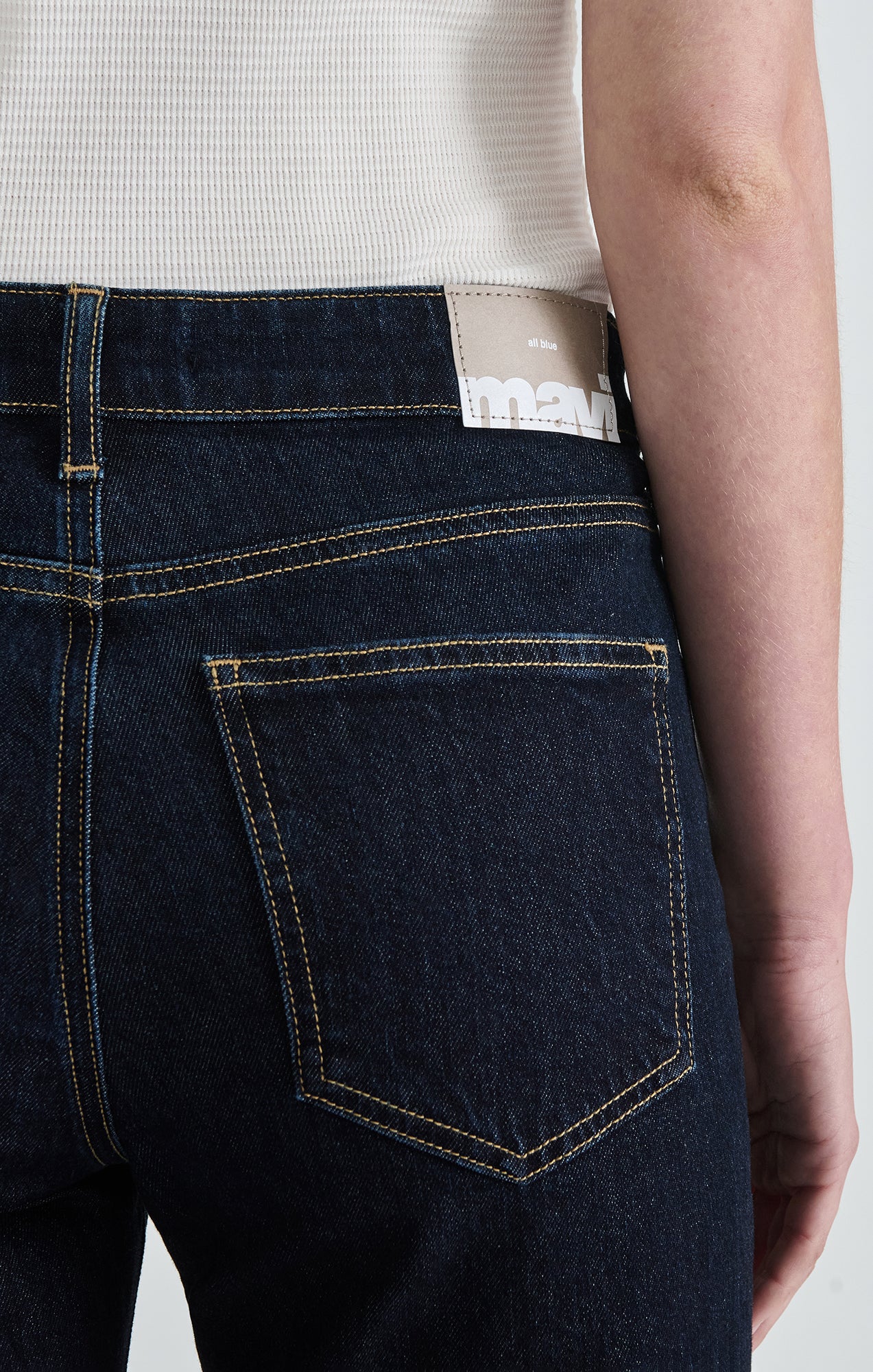GRACE RELAXED FLARE IN NIGHT RINSE CLASSIC BLUE - Mavi Jeans