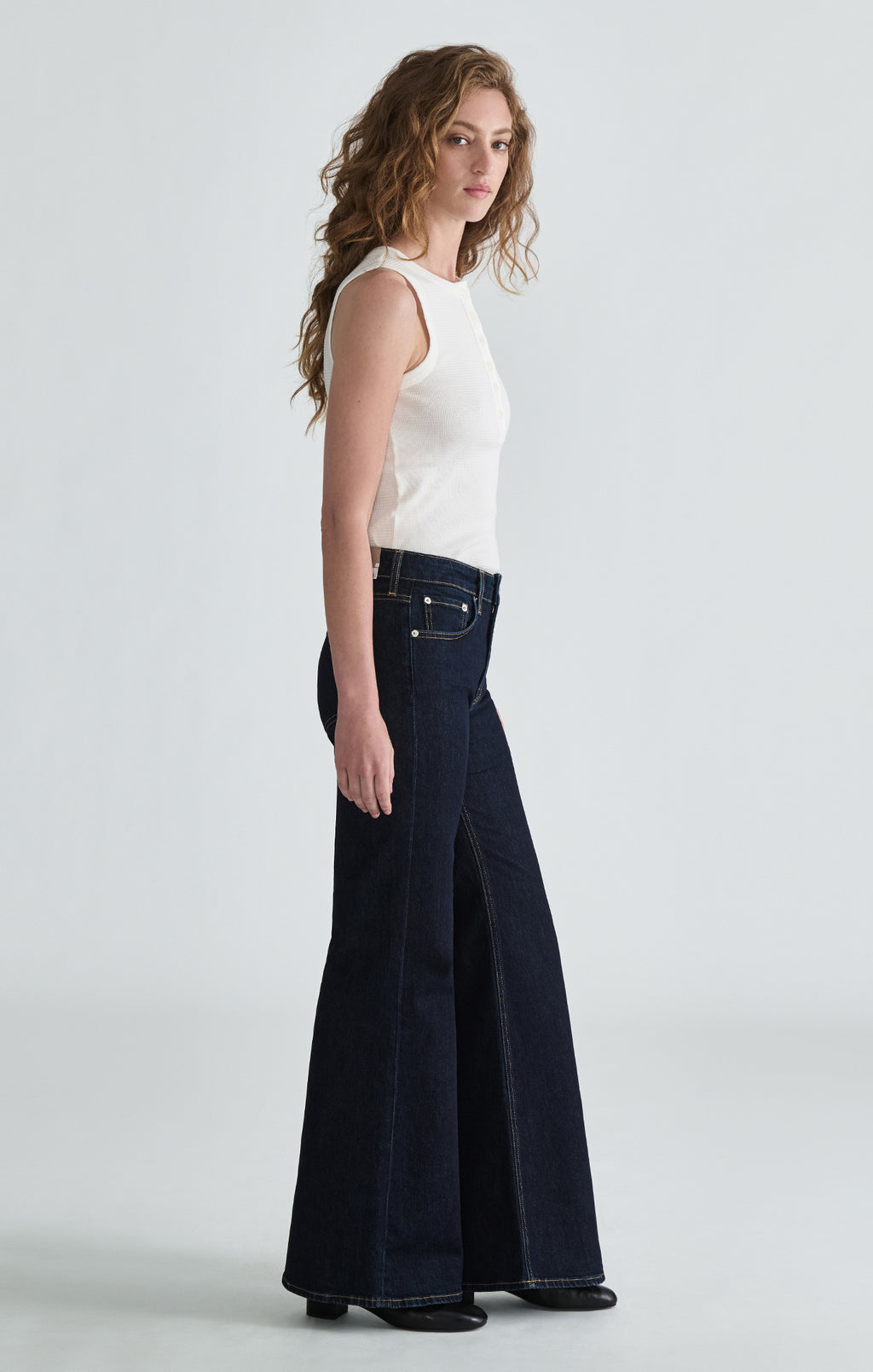 GRACE RELAXED FLARE IN NIGHT RINSE CLASSIC BLUE - Mavi Jeans