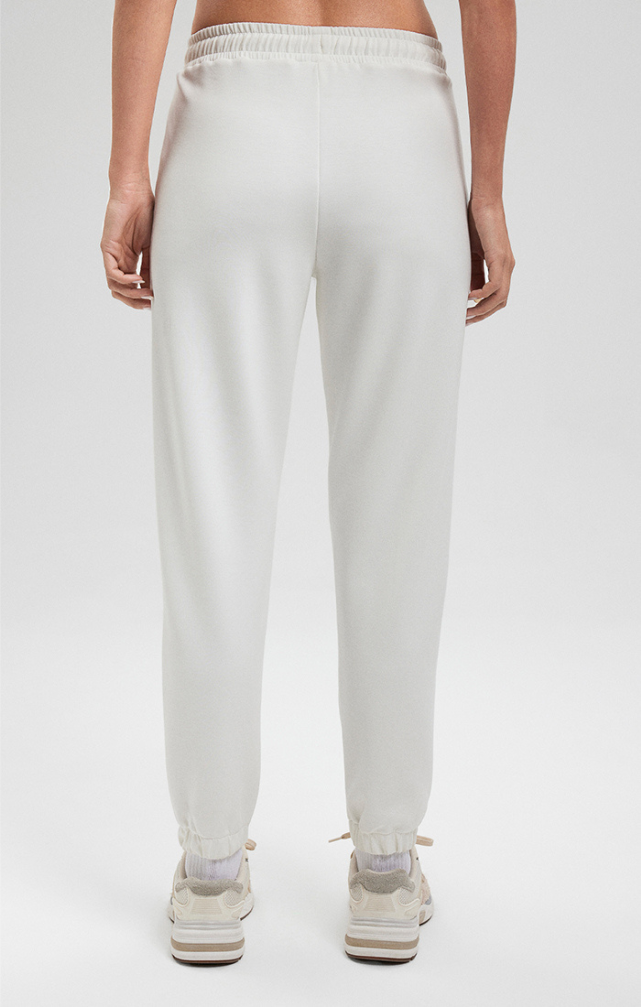 LUXE TOUCH TENCEL™ SWEATPANTS IN ANTIQUE WHITE - Mavi Jeans
