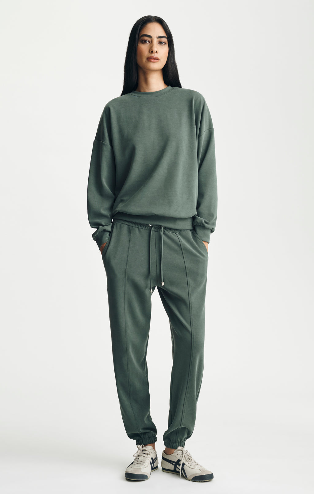 LUXE TOUCH TENCEL™ SWEATPANTS IN CLIMBING IVY - Mavi Jeans
