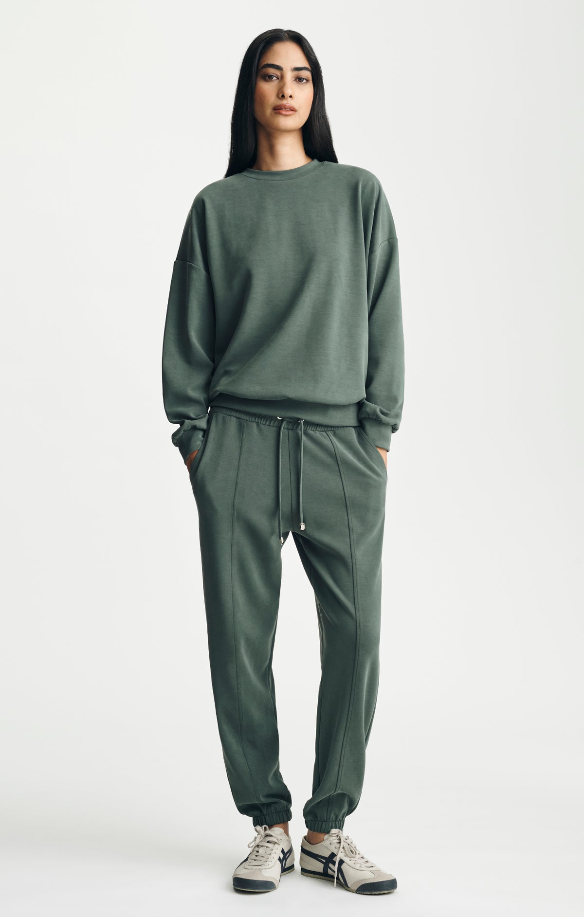 LUXE TOUCH TENCEL™ SWEATPANTS IN CLIMBING IVY - Mavi Jeans