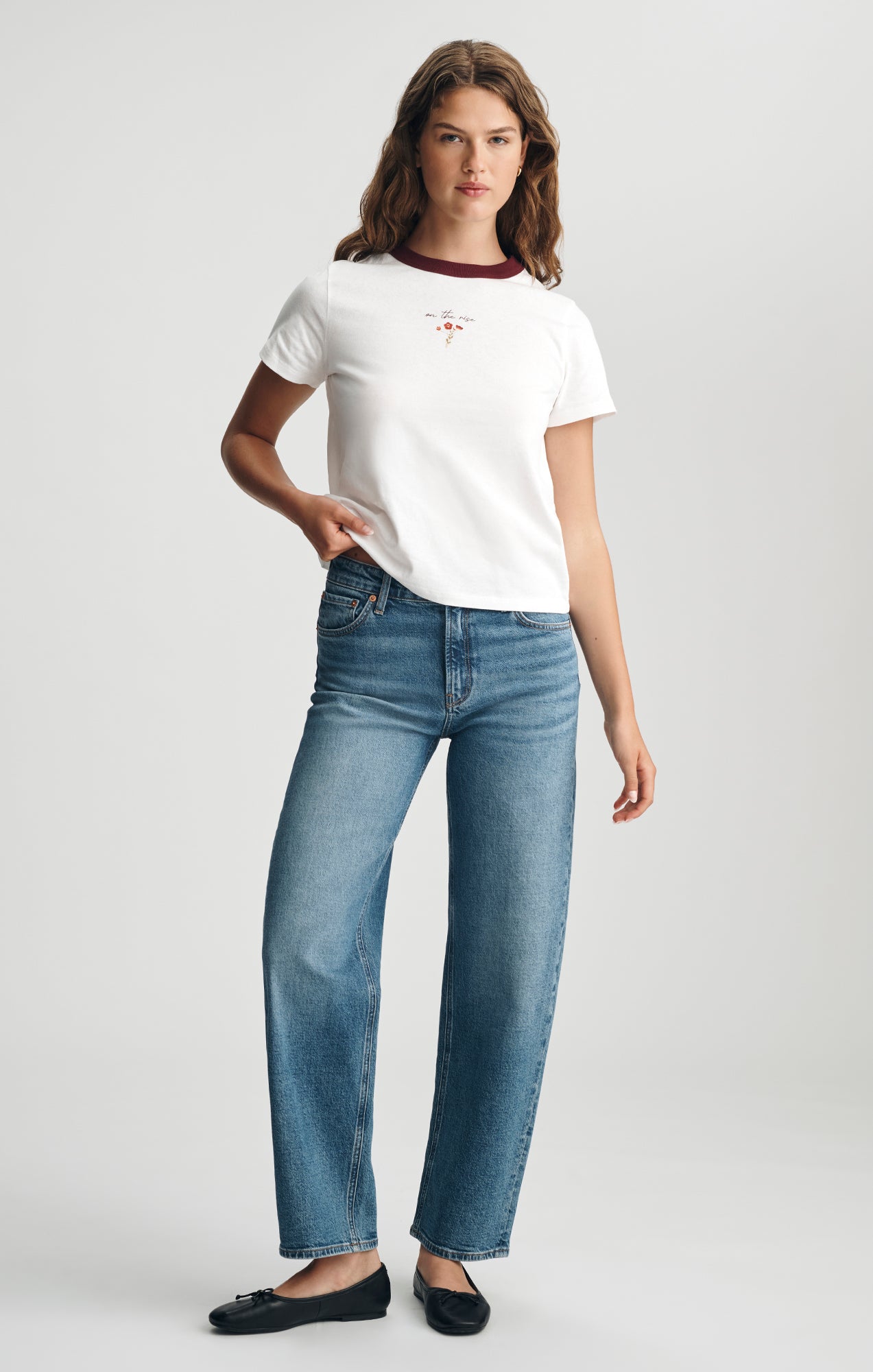 ON THE RISE GRAPHIC T-SHIRT IN ANTIQUE WHITE - Mavi Jeans