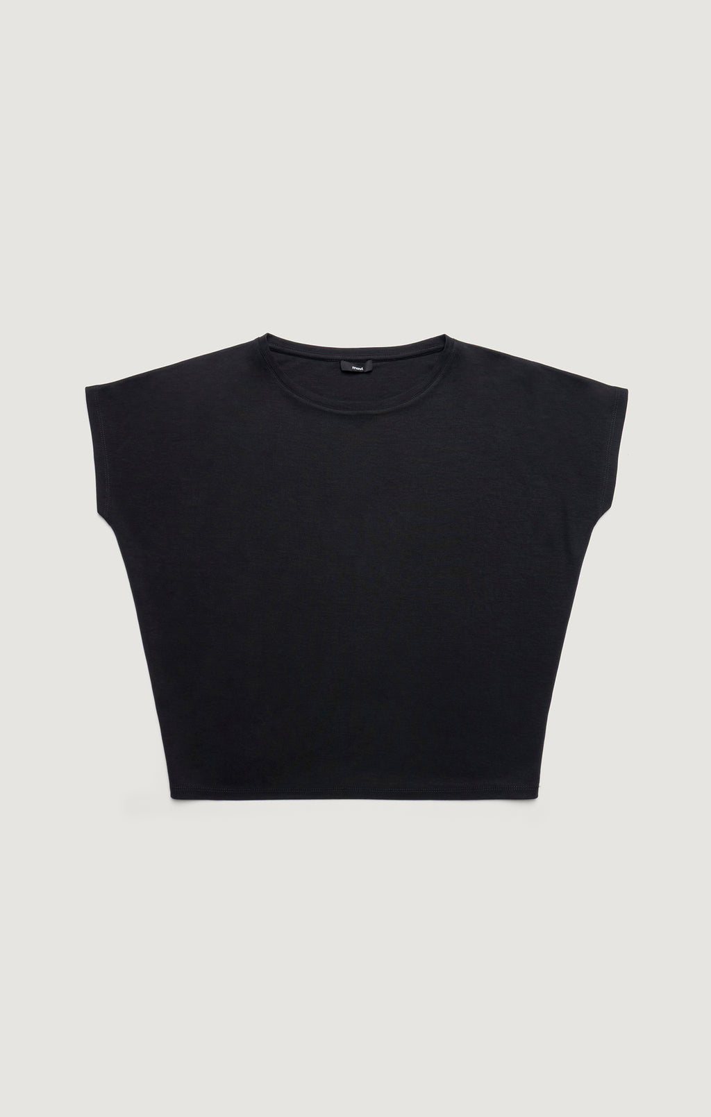 LUXE TOUCH TENCEL™ BOAT NECK T-SHIRT IN BLACK - Mavi Jeans