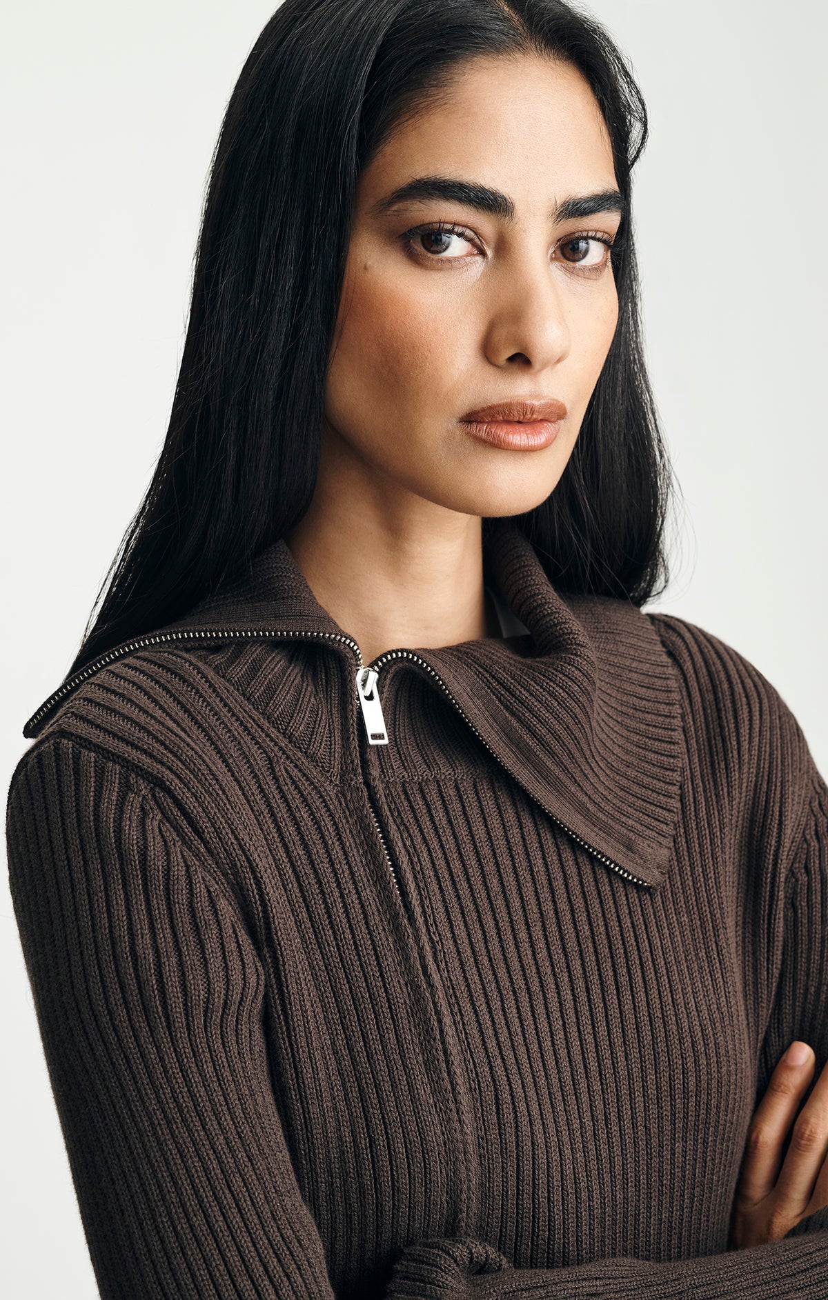 ASYMMETRIC ZIP CARDIGAN IN CHOCOLATE TORTE - Mavi Jeans