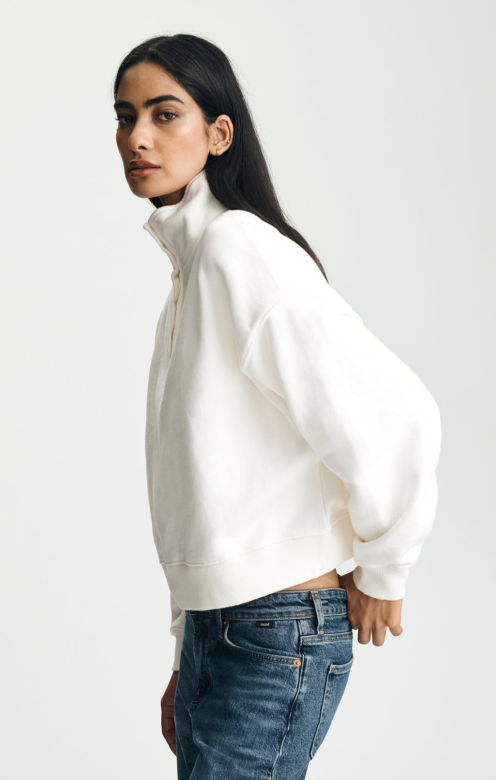 FLEECE FUNNEL NECK SWEATSHIRT IN ANTIQUE WHITE - Mavi Jeans