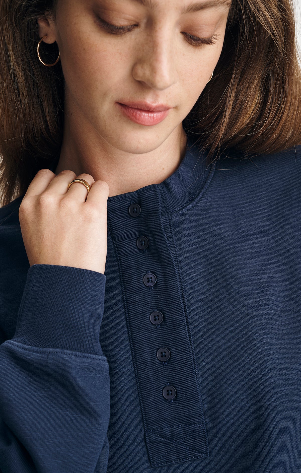 FLEECE HENLEY SWEATSHIRT IN PEACOAT - Mavi Jeans