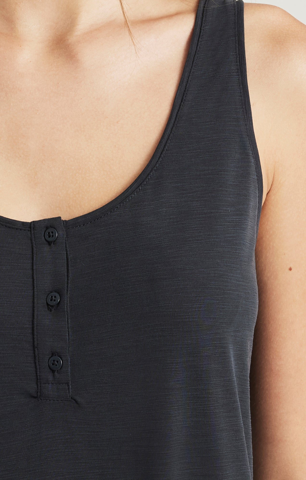 LUXE TOUCH TENCEL™ HENLEY TANK TOP IN BLACK - Mavi Jeans