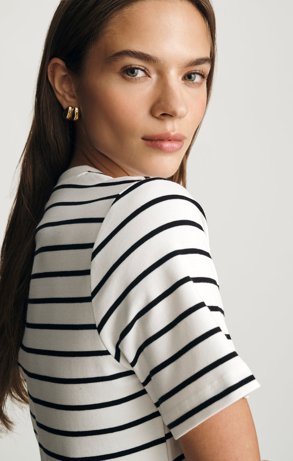 BASIC CREW NECK T-SHIRT IN BLACK WHITE STRIPE