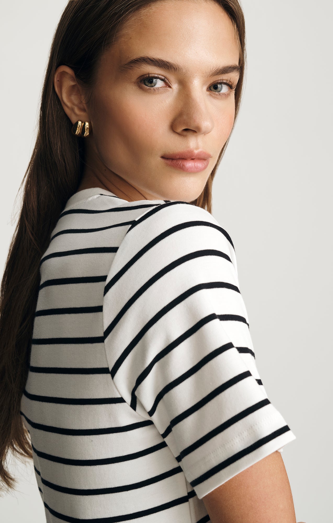 BASIC CREW NECK T-SHIRT IN BLACK WHITE STRIPE